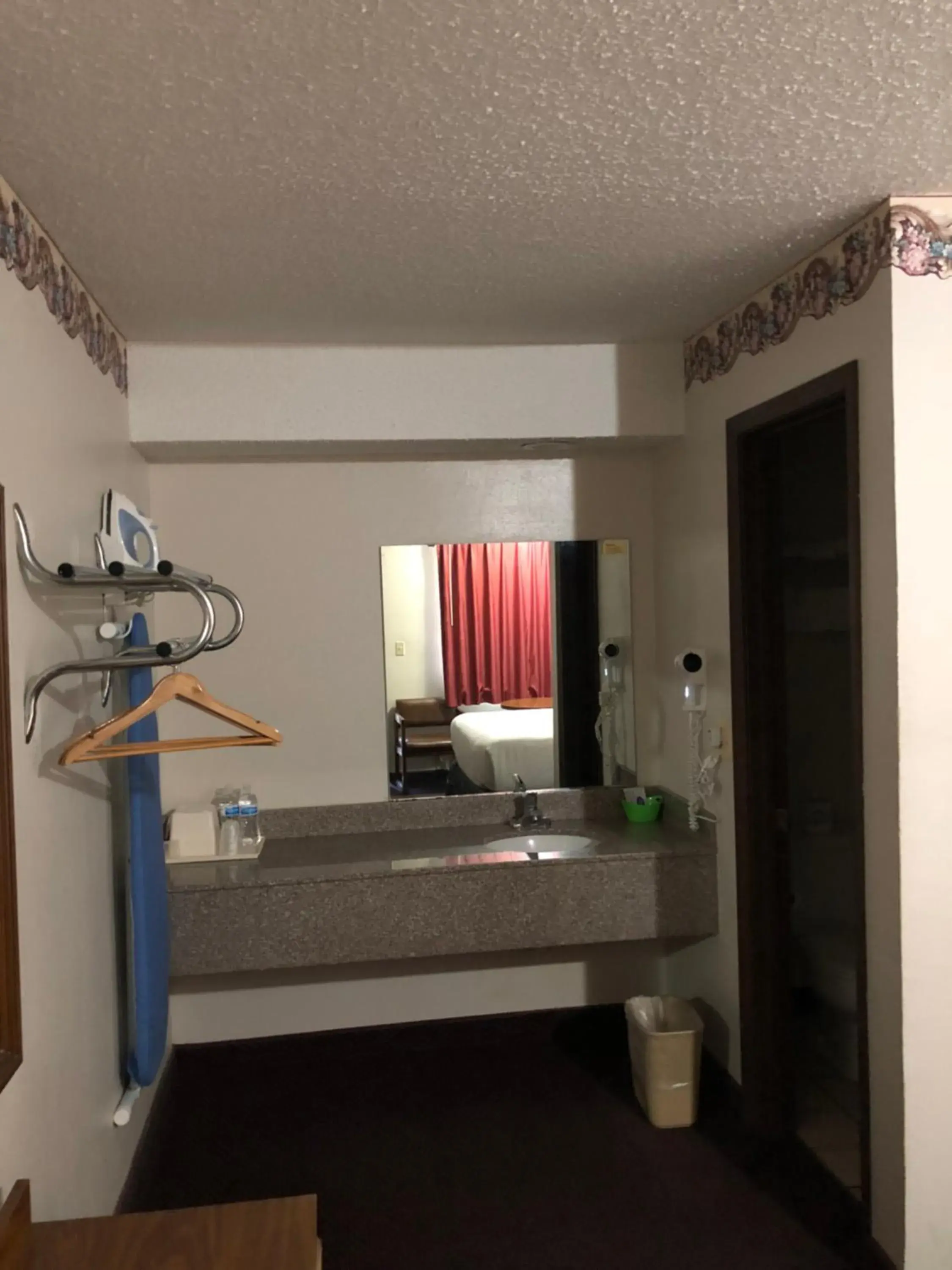 Bed in Rexdale Inn Bed in Rexdale Inn