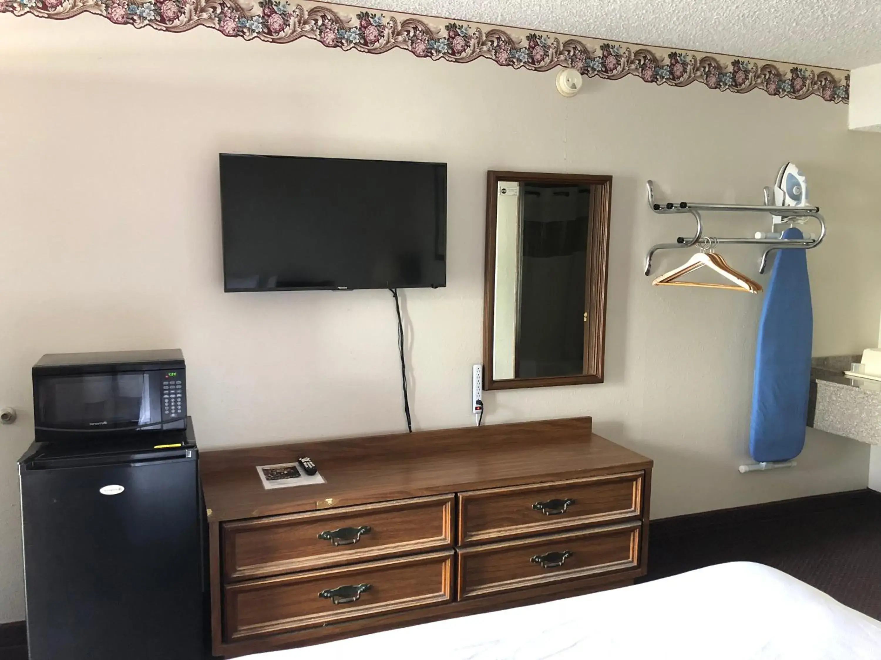 Bed in Rexdale Inn Bed in Rexdale Inn