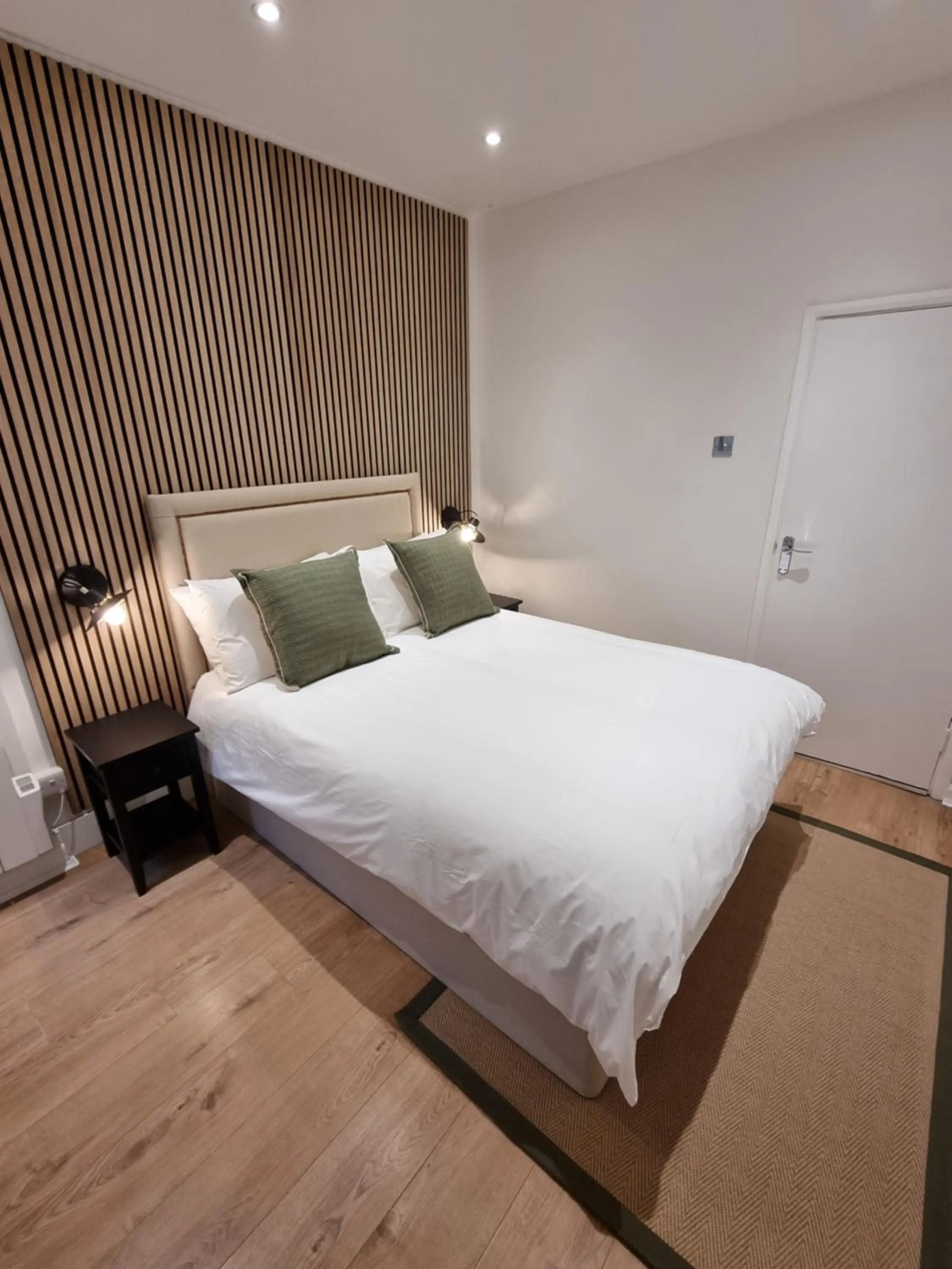 Bed in Victoria Lodgings London