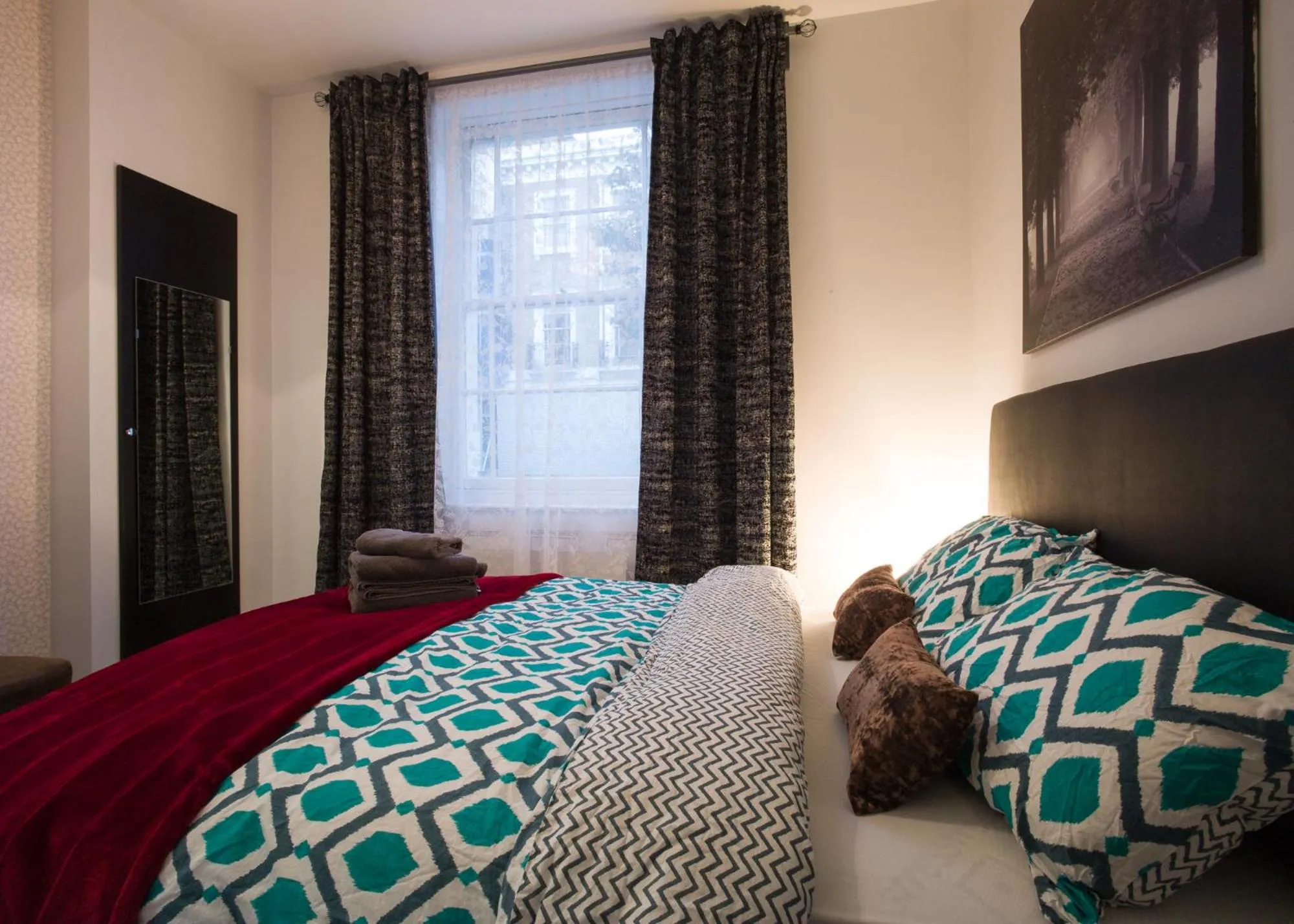Bedroom, Bed in Victoria Lodgings London
