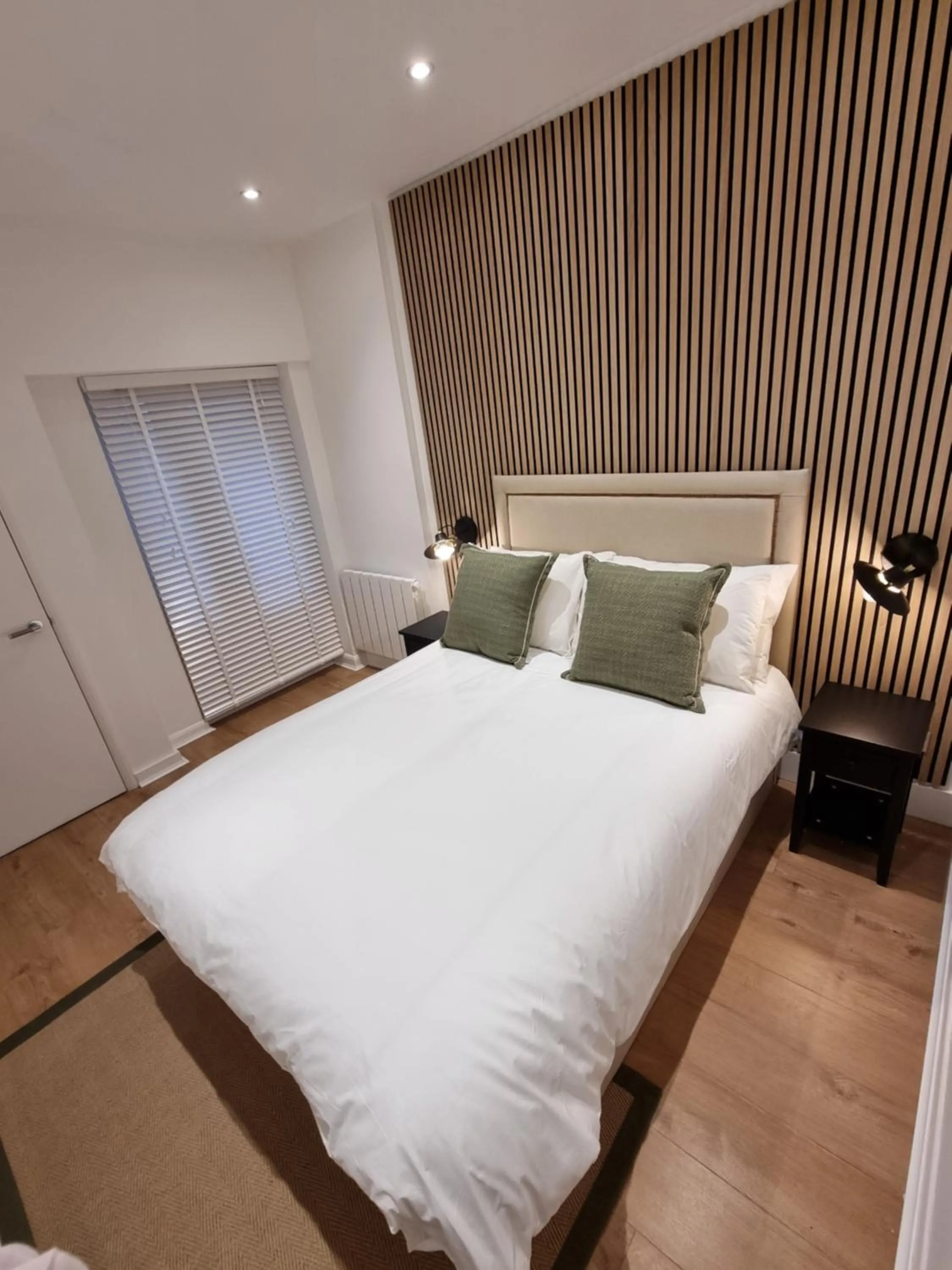 Photo of the whole room, Bed in Victoria Lodgings London