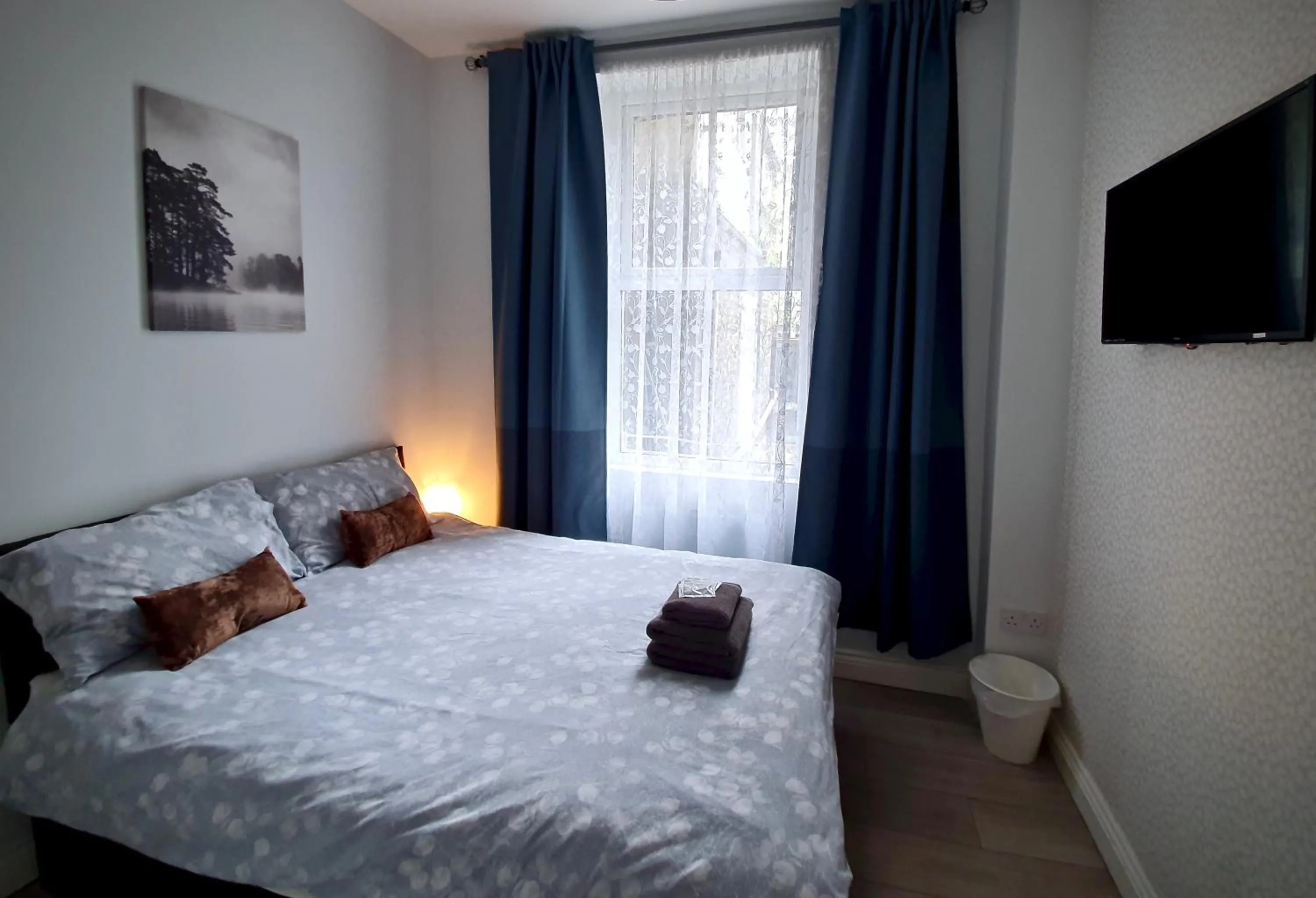 Bedroom, Bed in Victoria Lodgings London