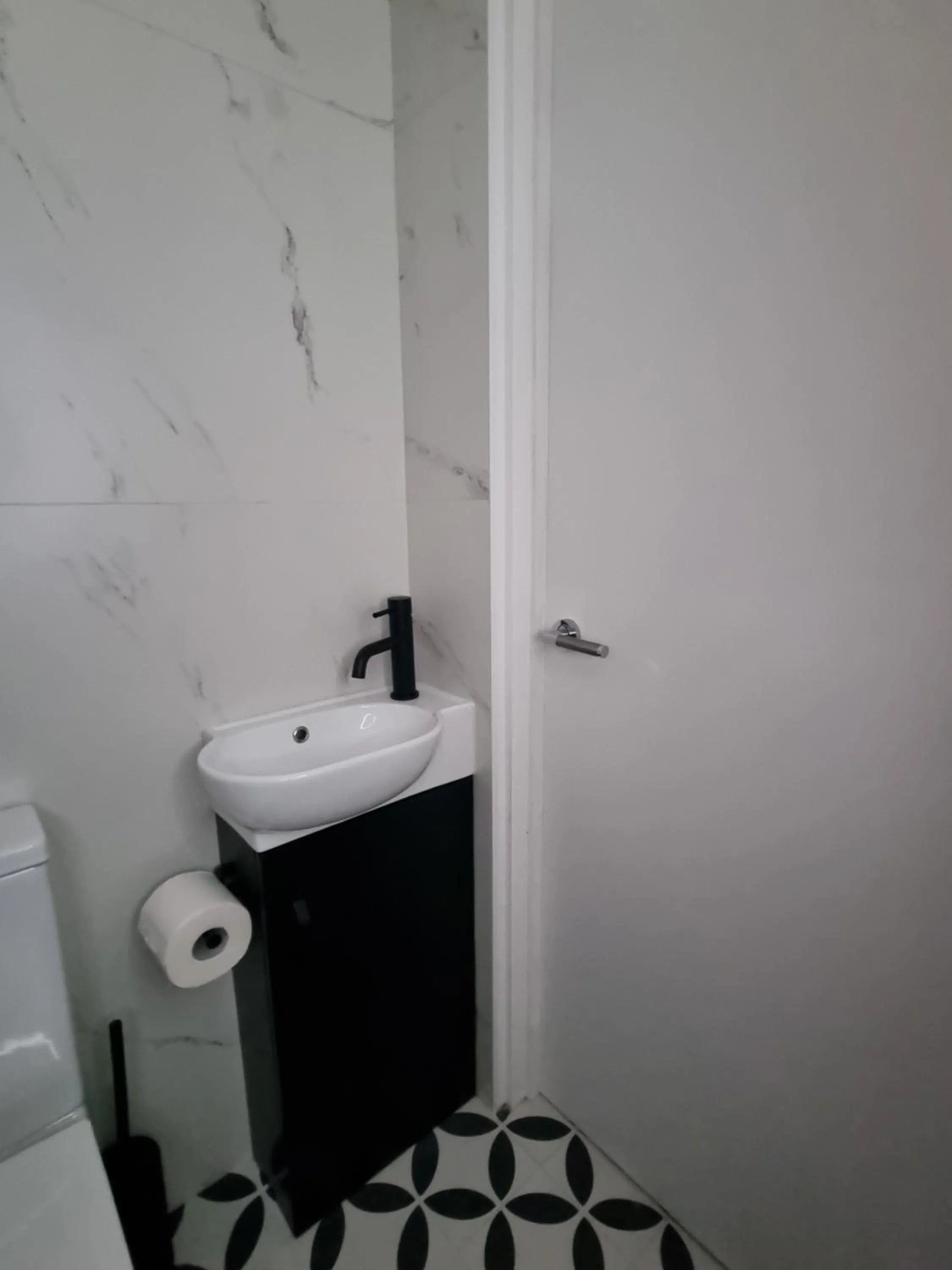 Bathroom in Victoria Lodgings London