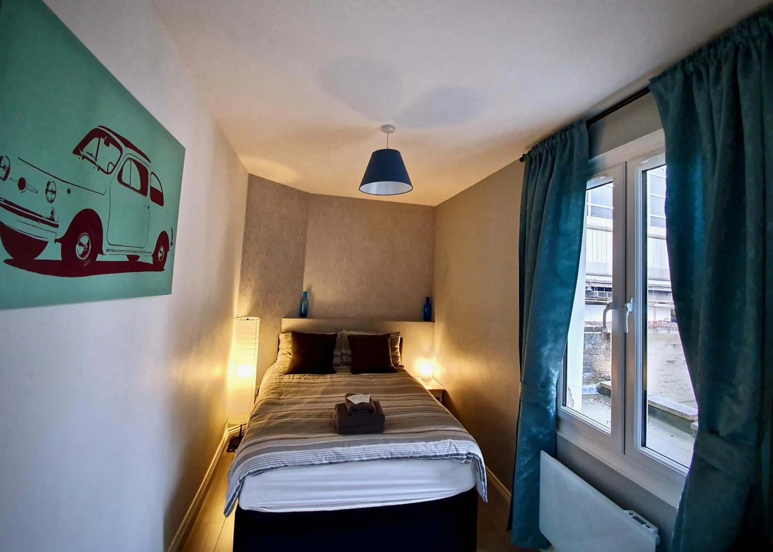 Bedroom, Bed in Victoria Lodgings London
