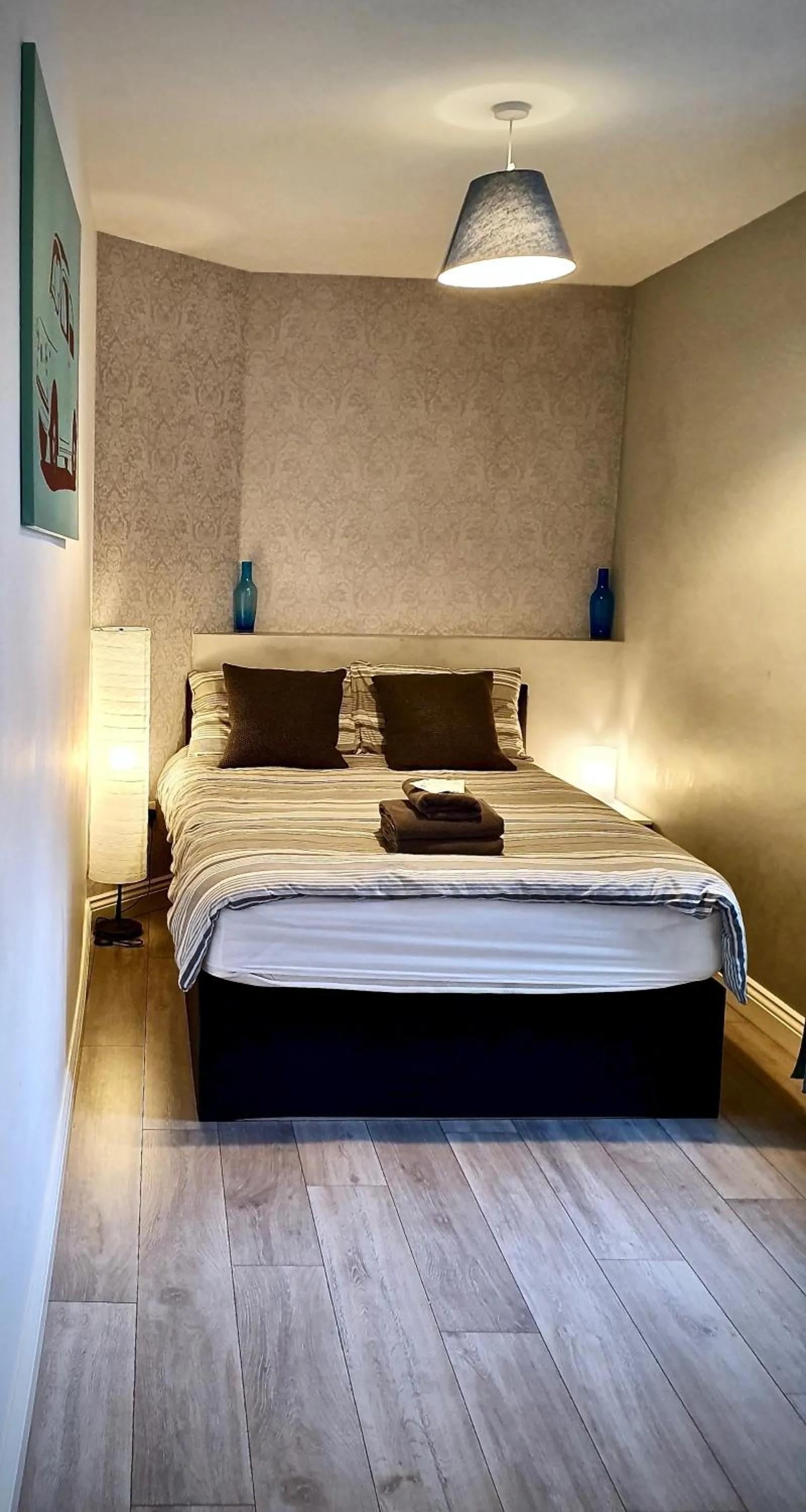 Bedroom, Bed in Victoria Lodgings London