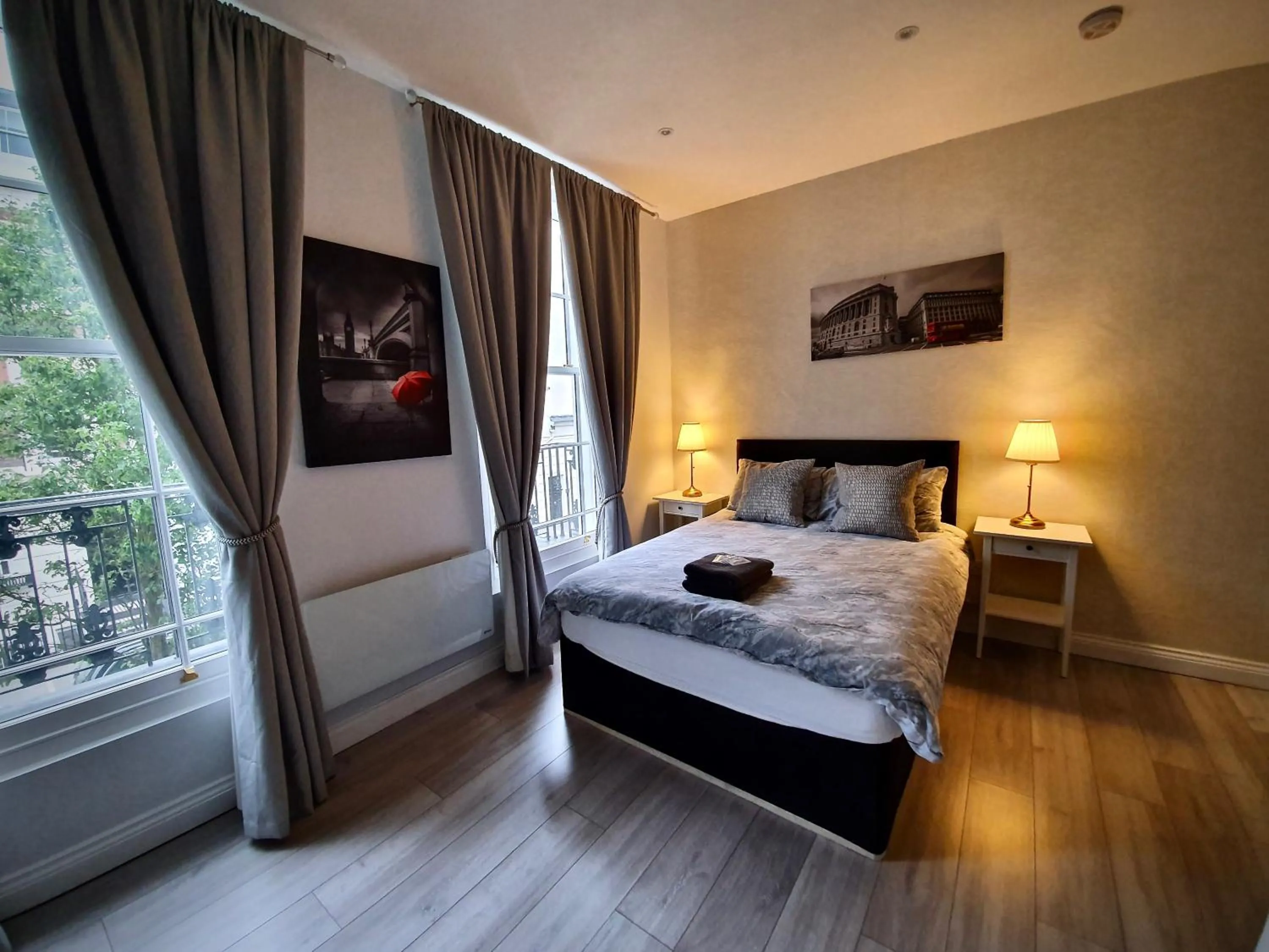 Bedroom, Bed in Victoria Lodgings London