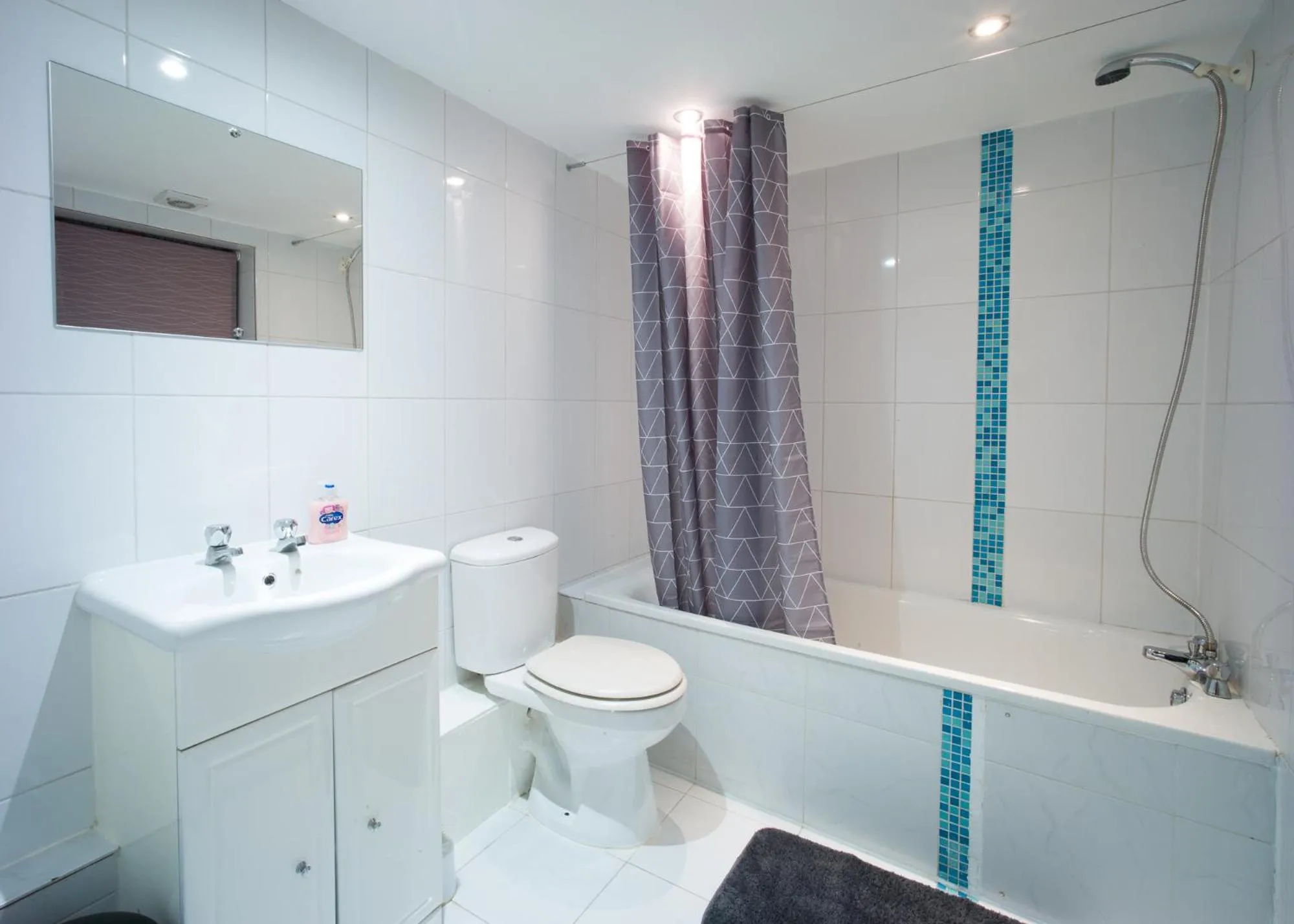 Bathroom in Victoria Lodgings London