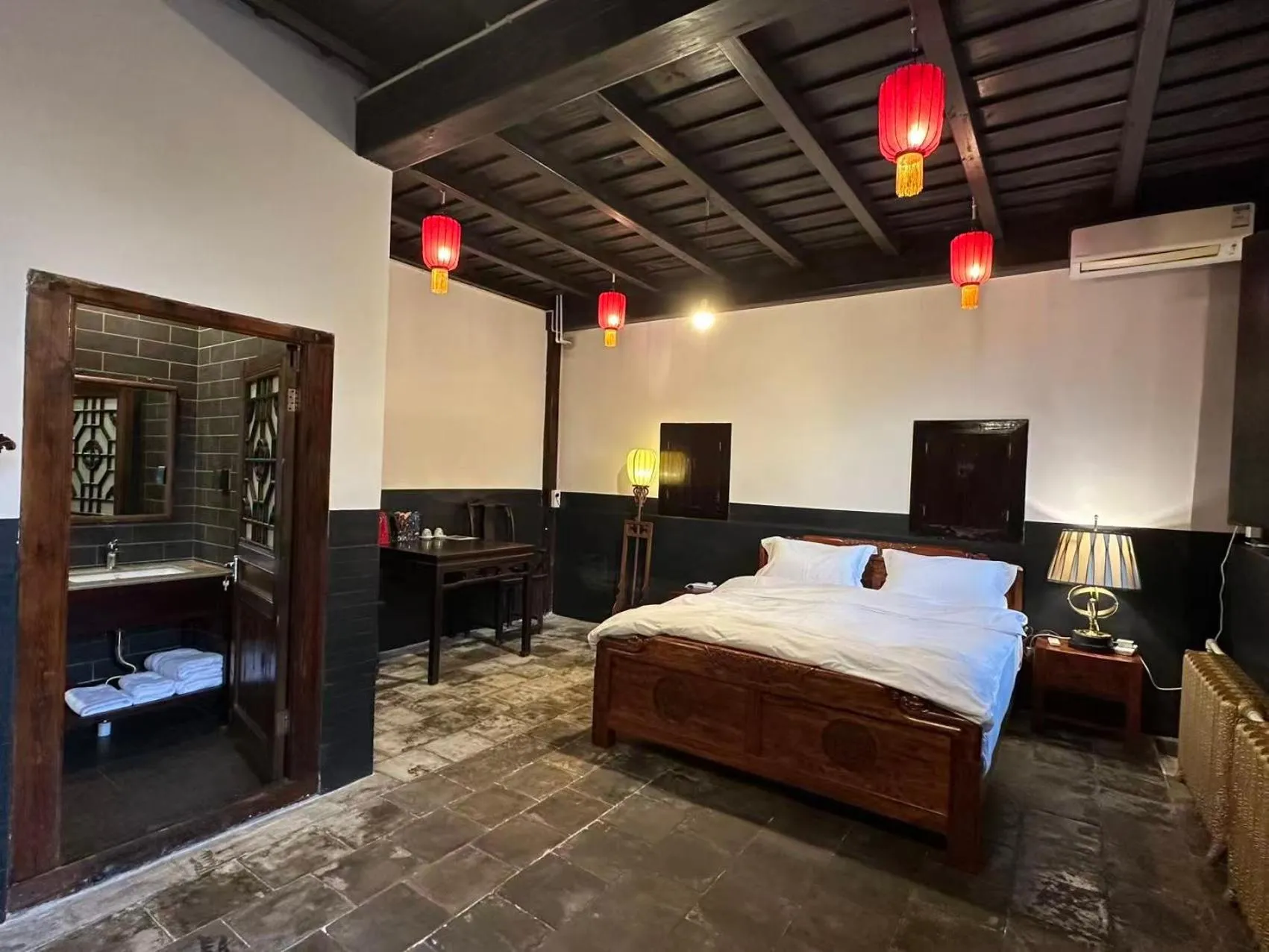 Bed in Pingyao Yide Hotel