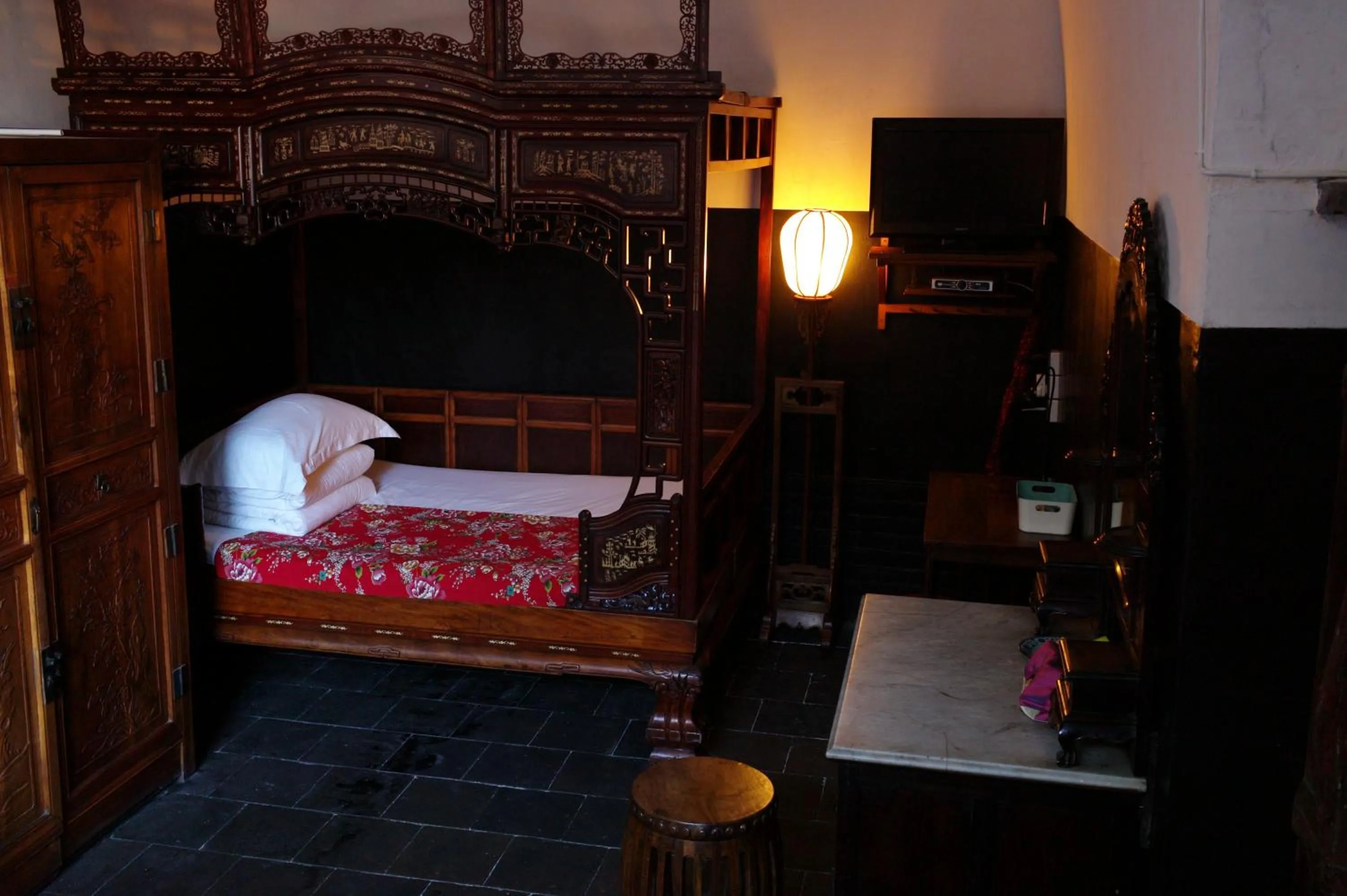 Photo of the whole room, Bed in Pingyao Yide Hotel