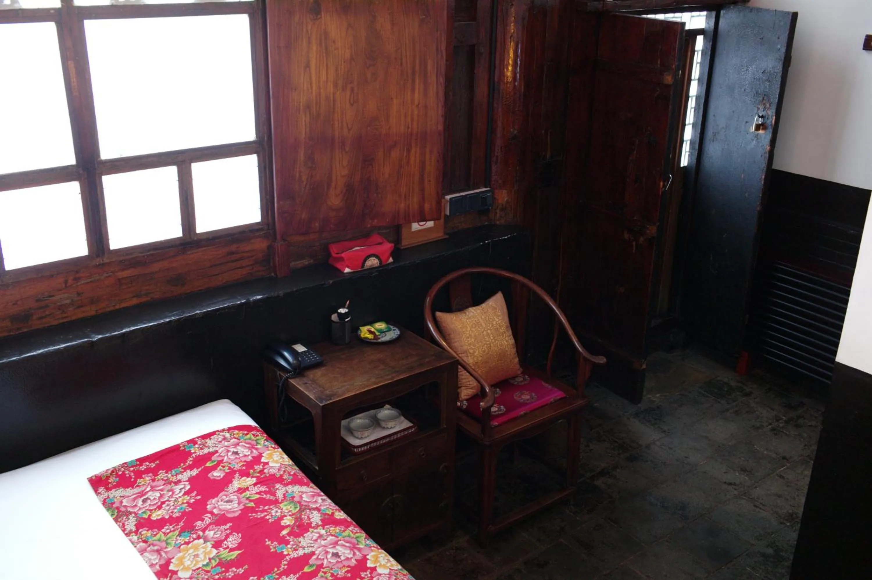 Photo of the whole room, Bed in Pingyao Yide Hotel