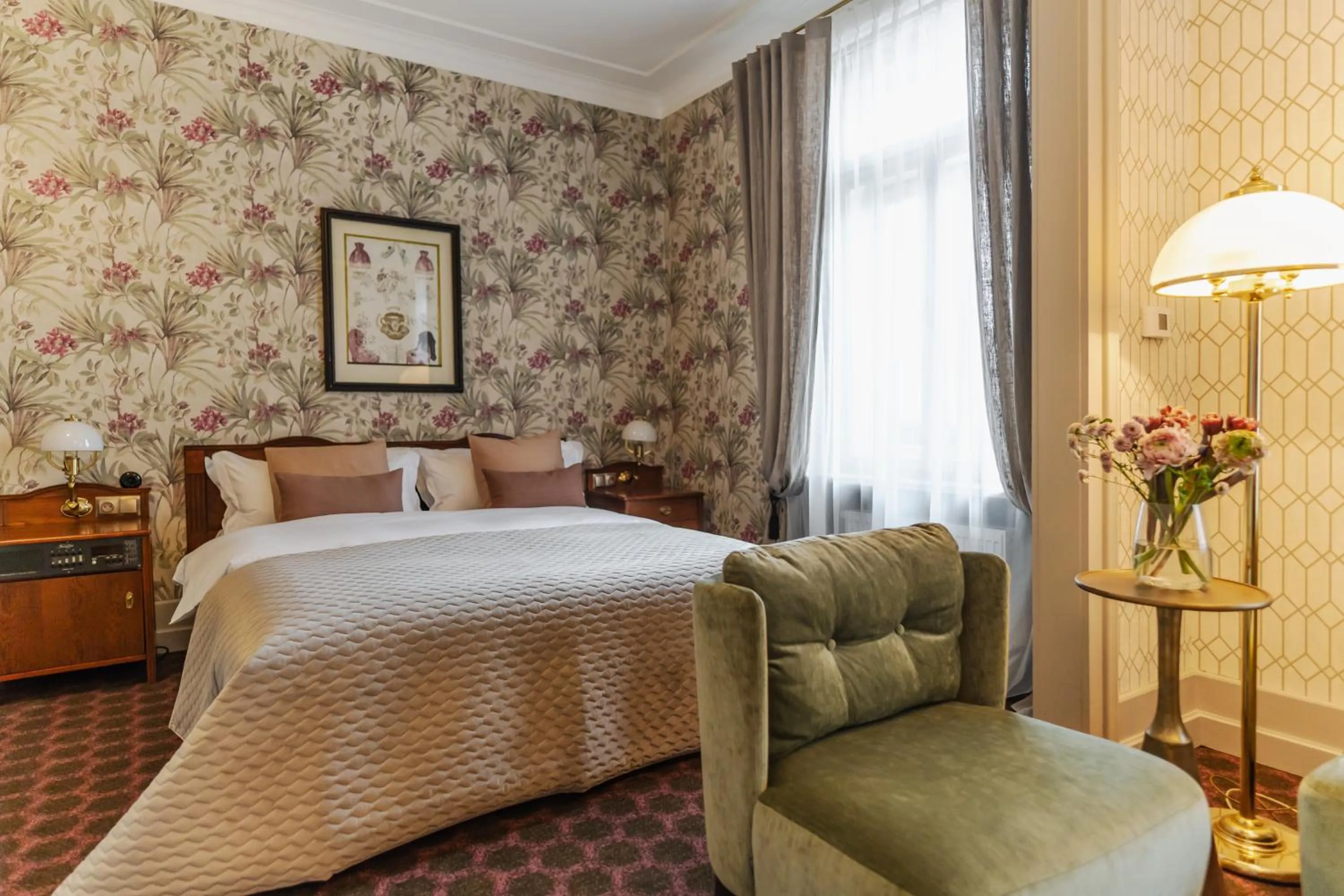 Bed in Hotel H15 Francuski Old Town - Destigo Hotels
