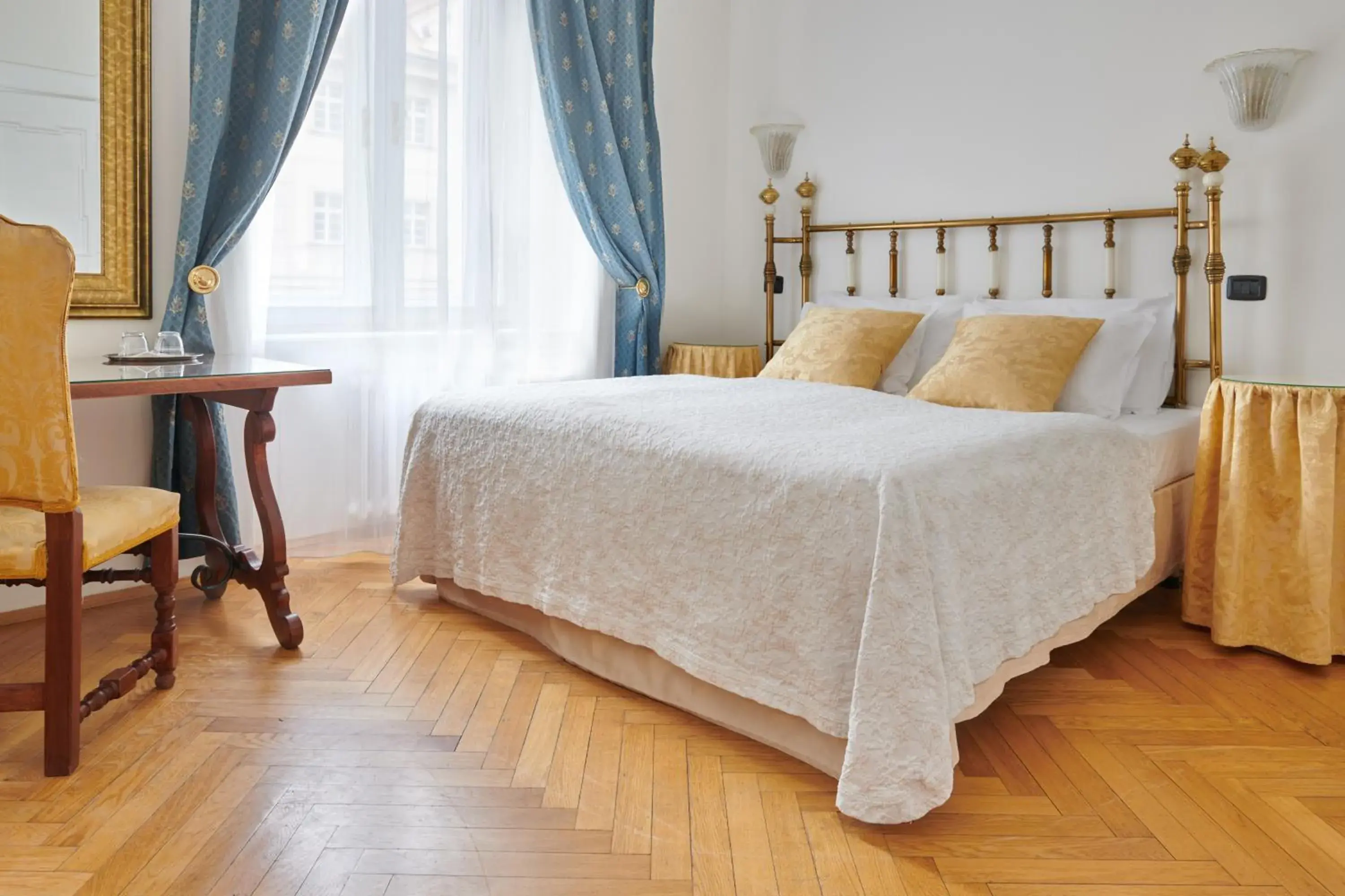 Bedroom, Bed in Charles Bridge Palace Bedroom, Bed in Charles Bridge Palace