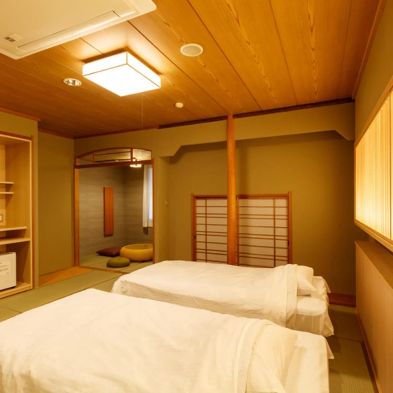 Photo of the whole room, Bed in Umemura Ryokan Uguisutei
