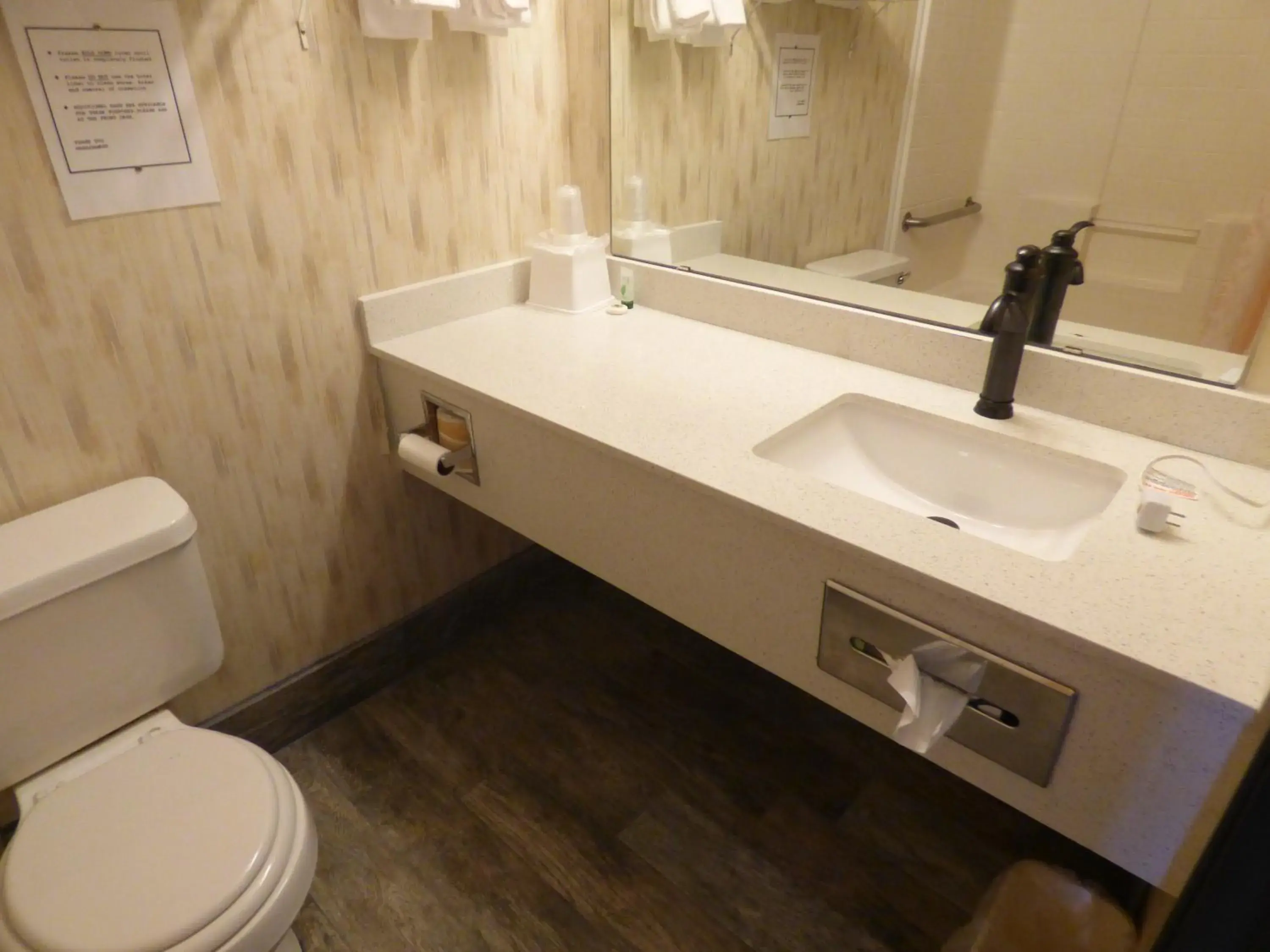 Bathroom in Moab Gateway Inn at Arches Nat'l Park Bathroom in Moab Gateway Inn at Arches Nat'l Park