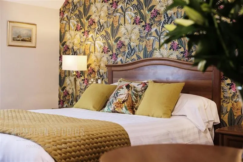 Restaurant/places to eat, Bed in Corbett Court