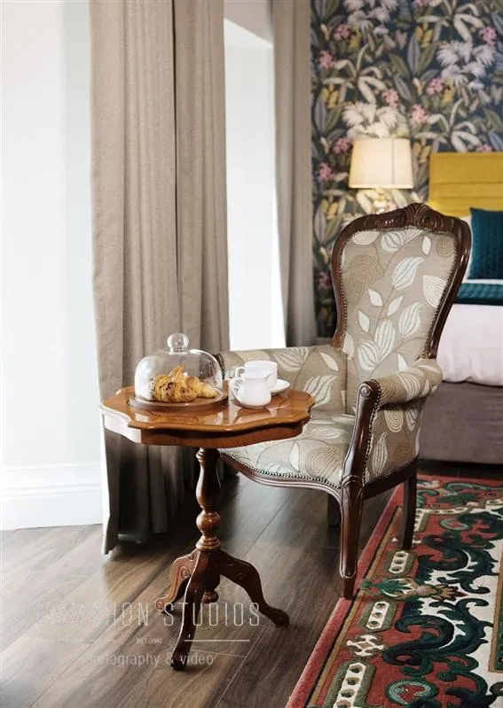Restaurant/places to eat, Bed in Corbett Court
