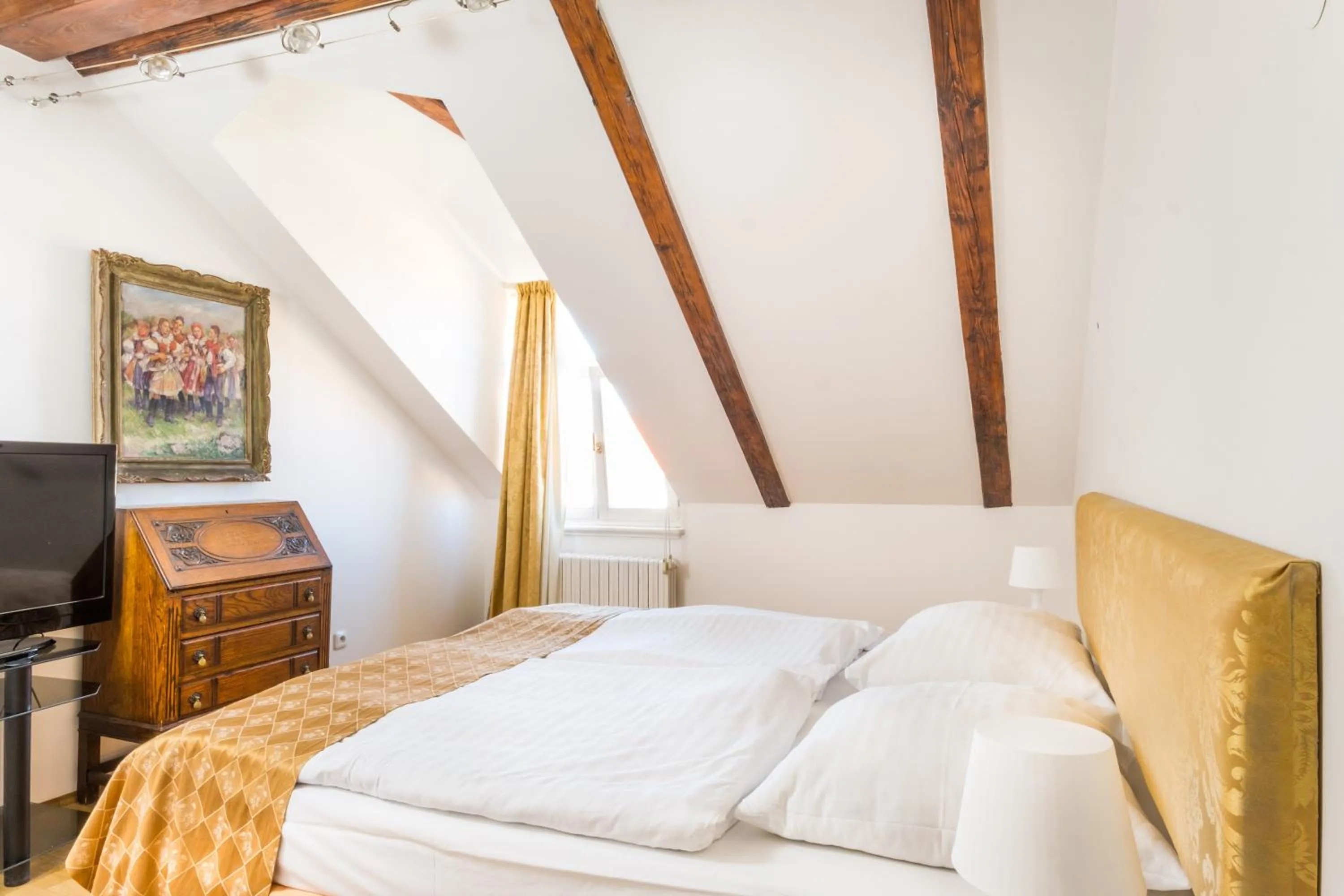 TV and multimedia, Bed in La Fenice