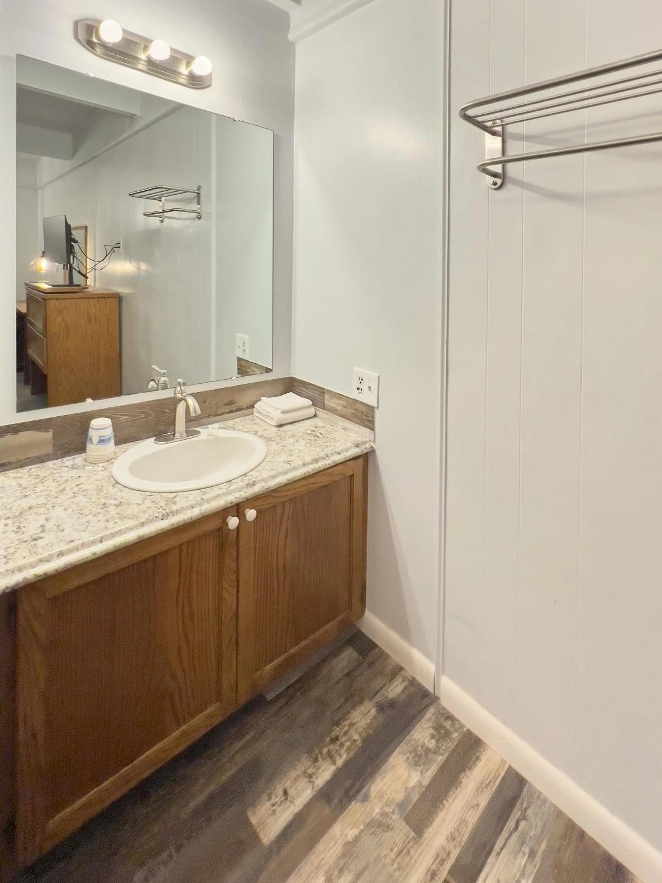 Bathroom in The Oakwood Inn