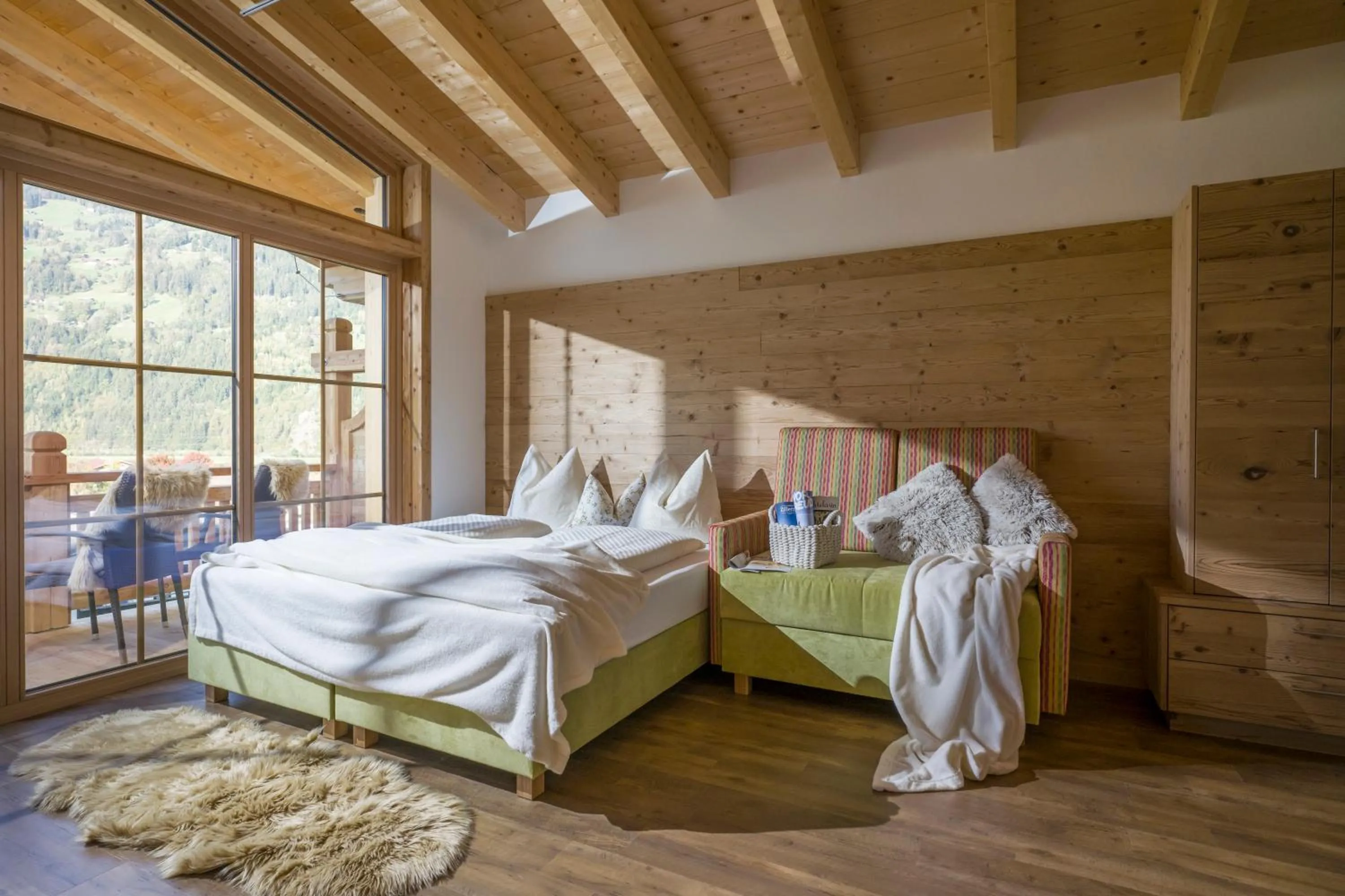 Living room, Bed in Aparthotel Gallahaus