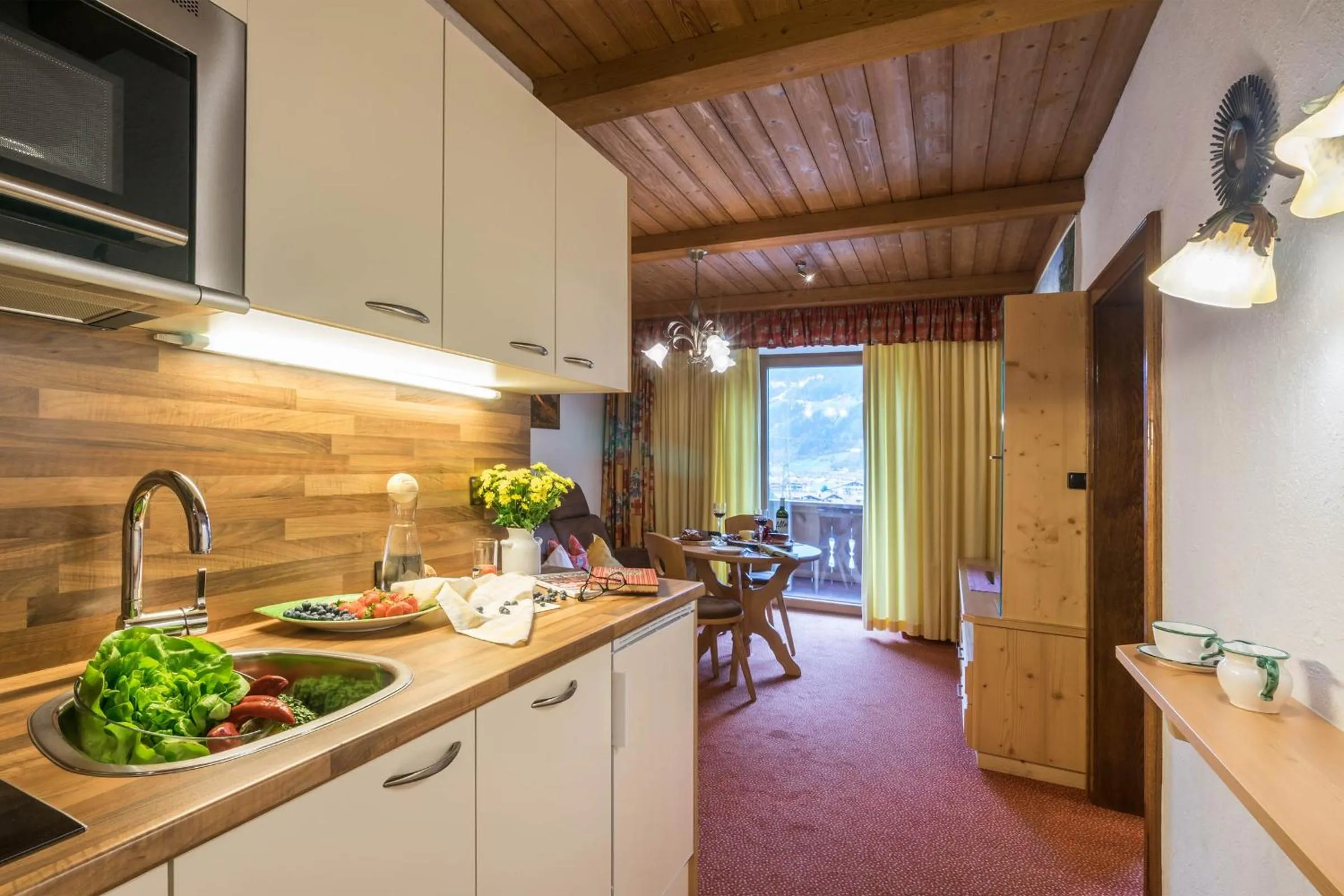 Kitchen or kitchenette in Aparthotel Gallahaus
