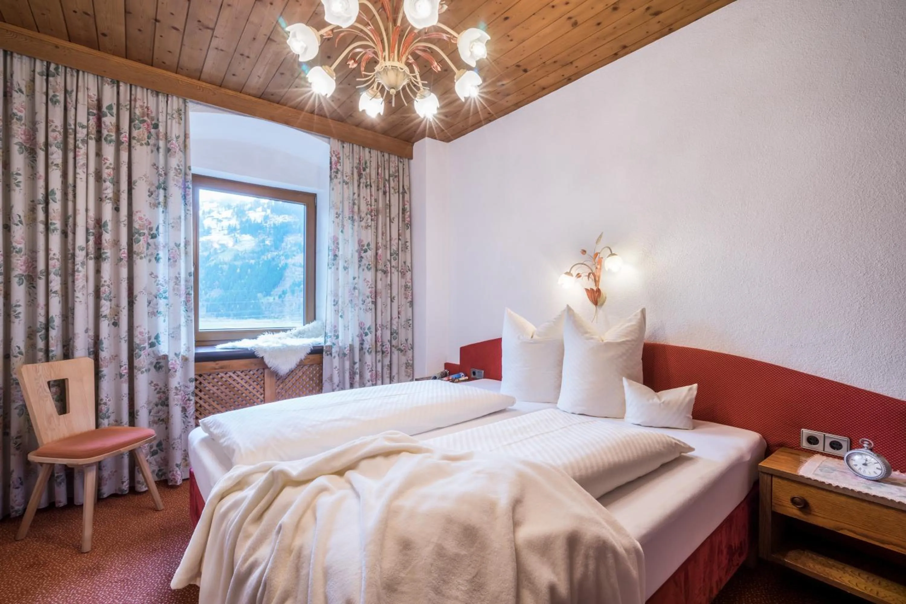 Photo of the whole room, Bed in Aparthotel Gallahaus