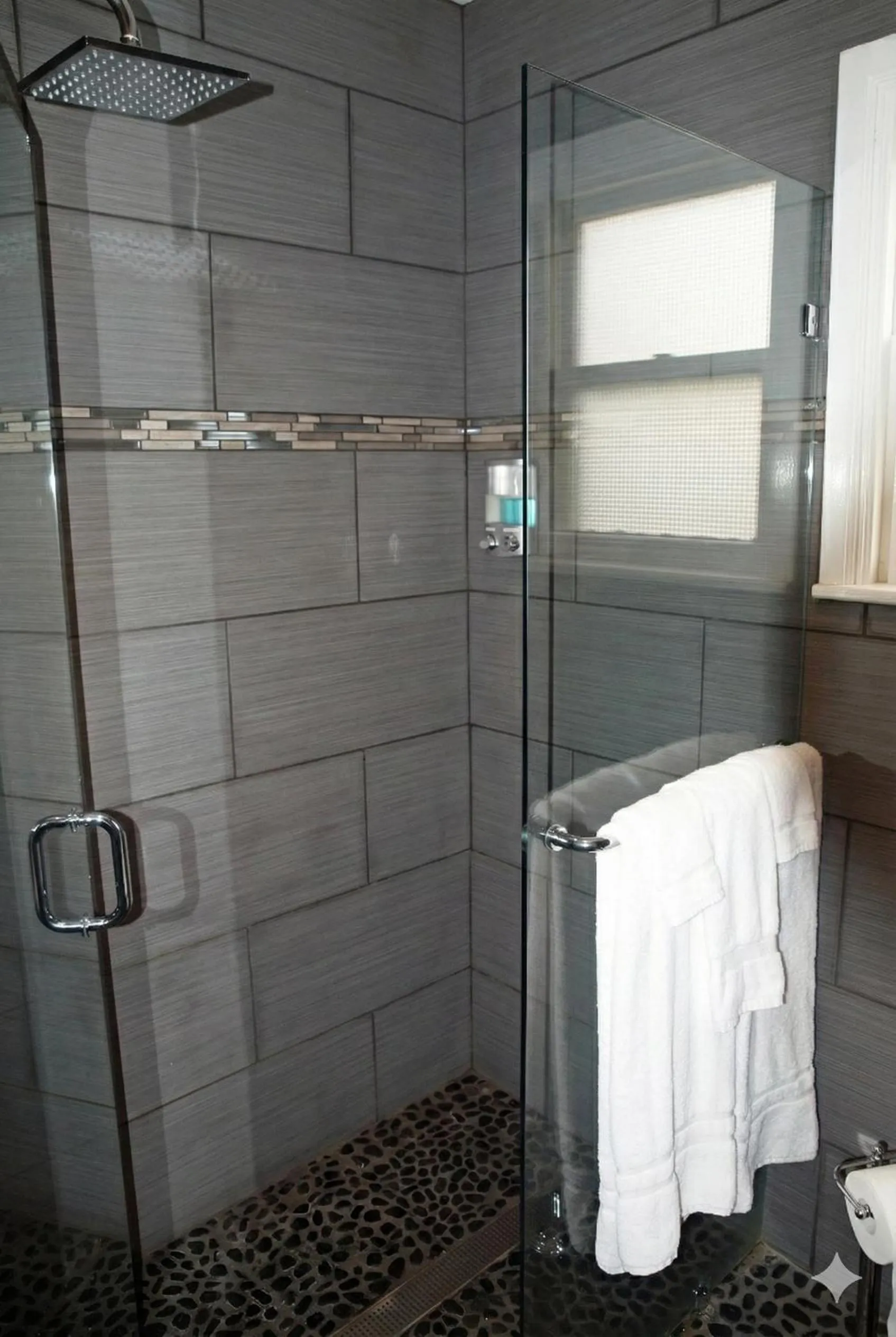 Bathroom in The Crest Motel