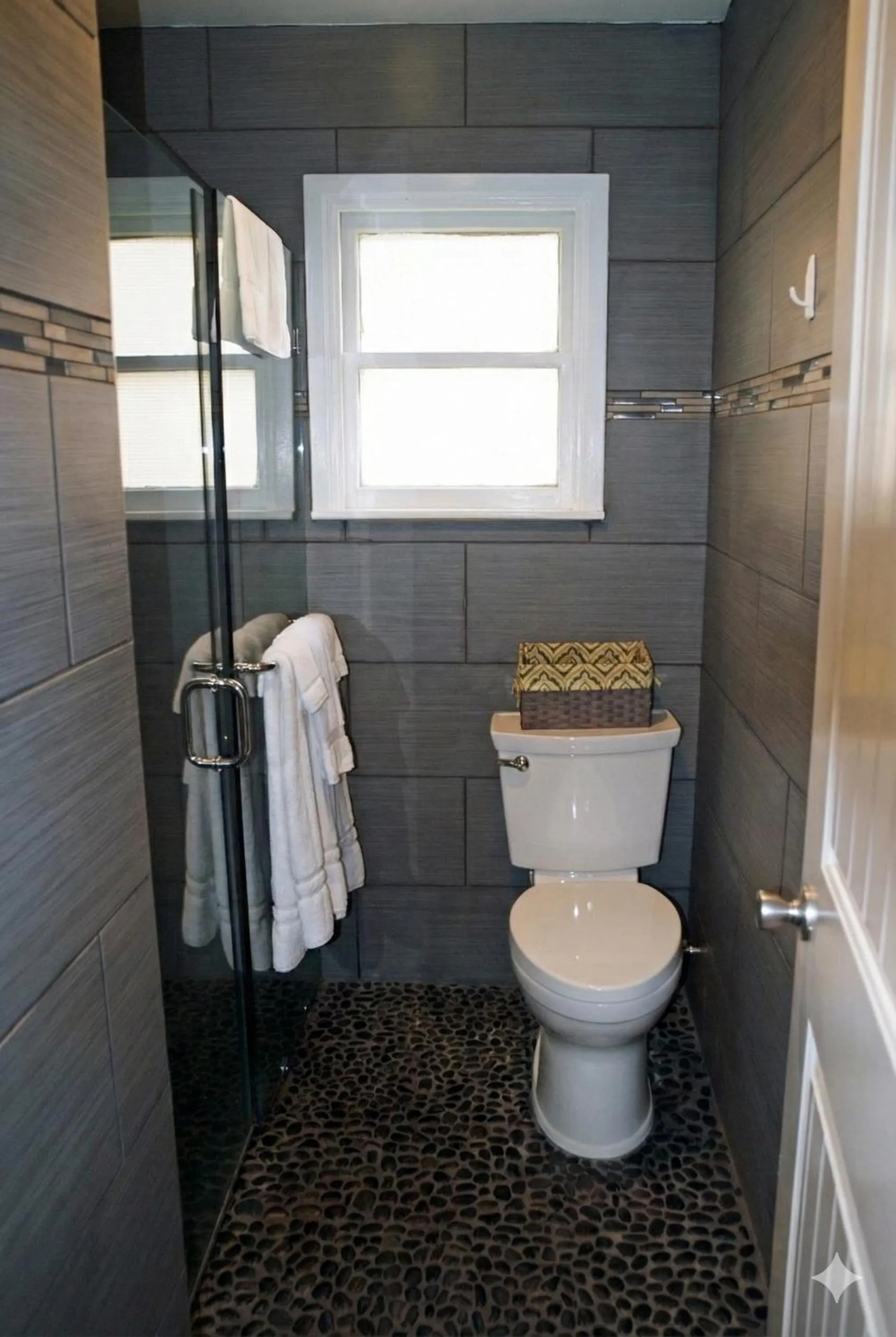 Bathroom in The Crest Motel