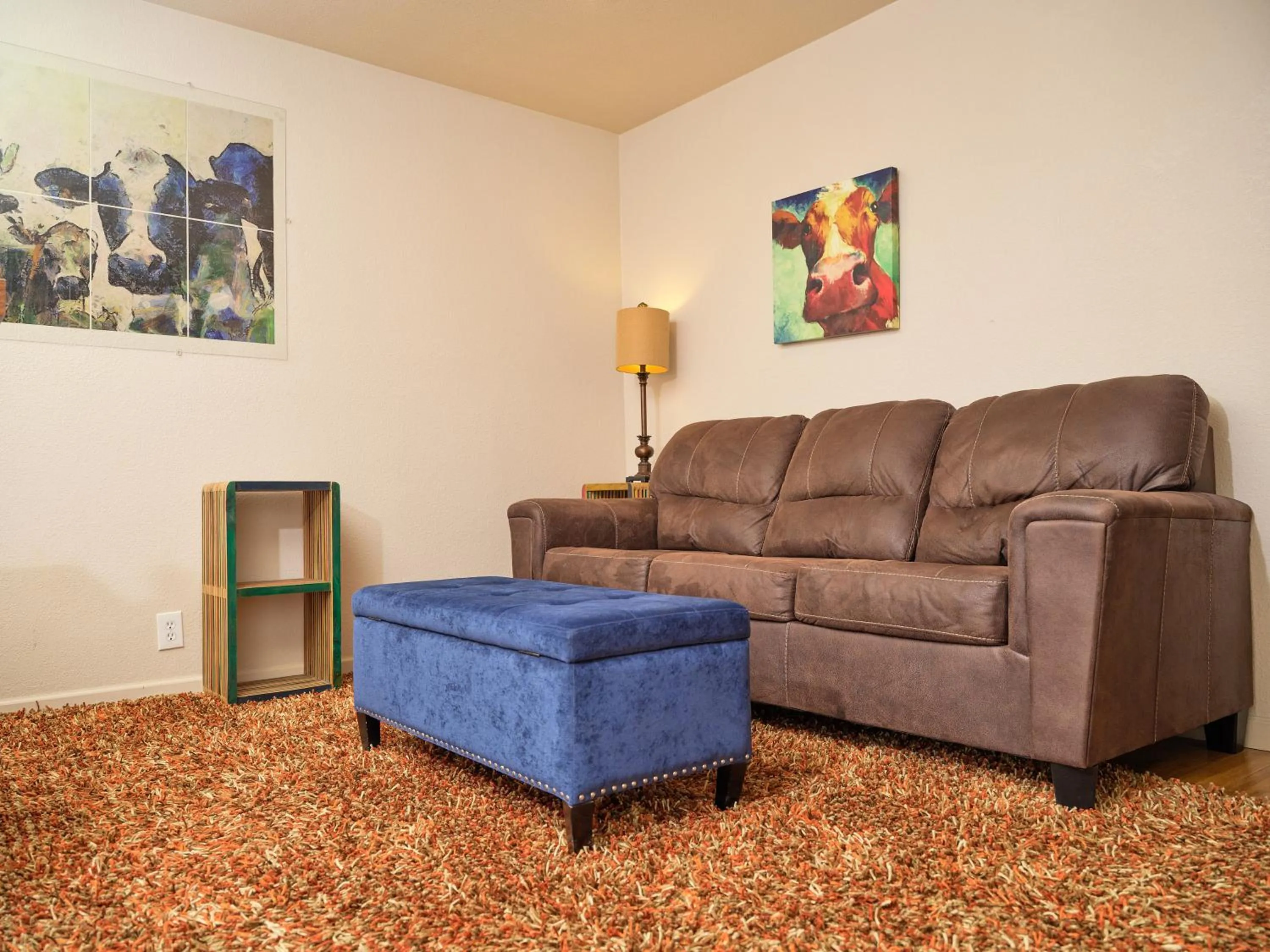 Living room in The Crest Motel