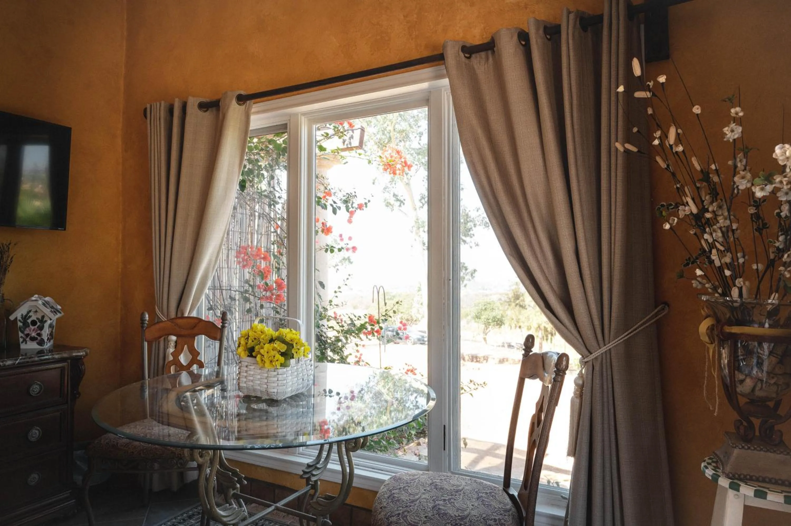 Seating area in Viña Calabria