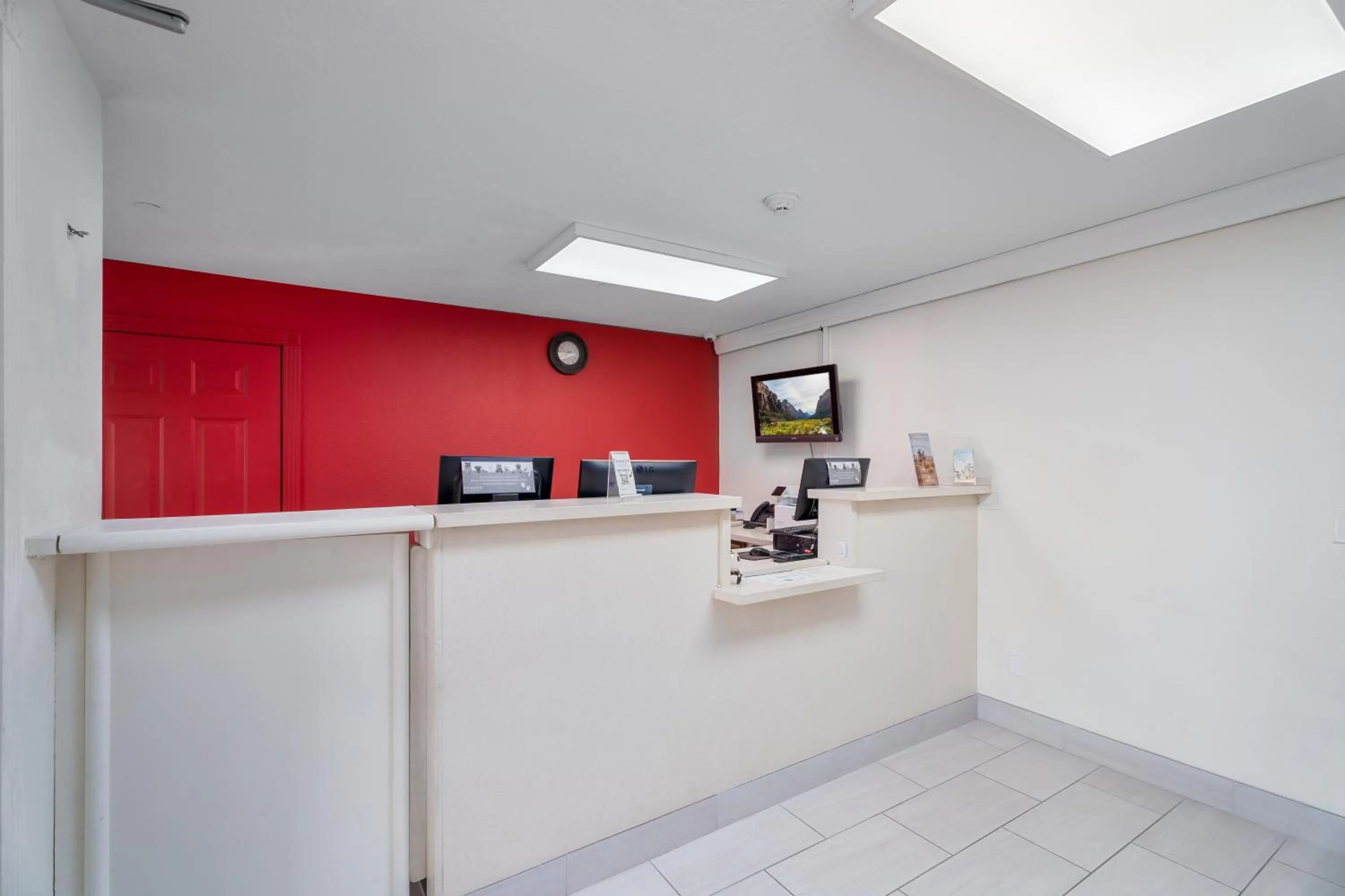 Lobby or reception in Ramada by Wyndham La Verkin Zion National Park