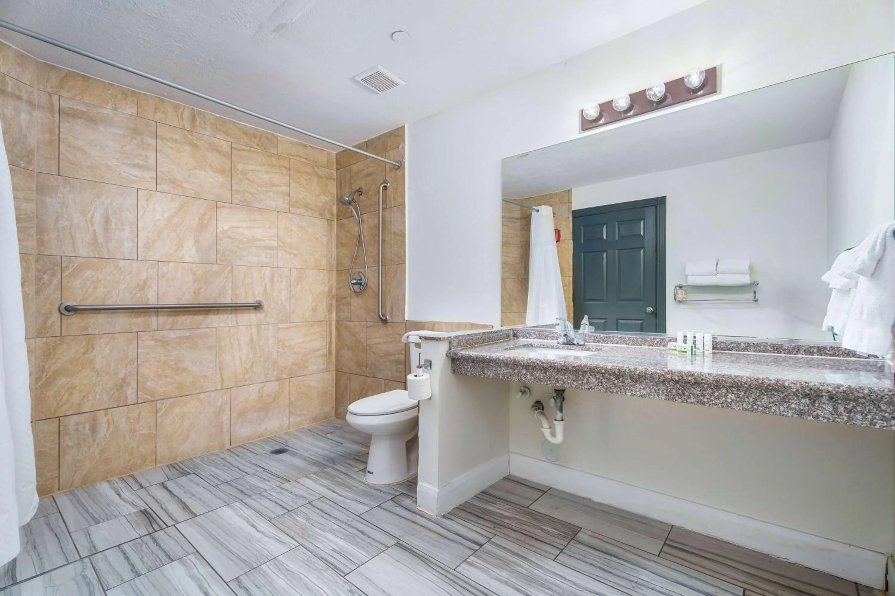 Photo of the whole room in Ramada by Wyndham La Verkin Zion National Park