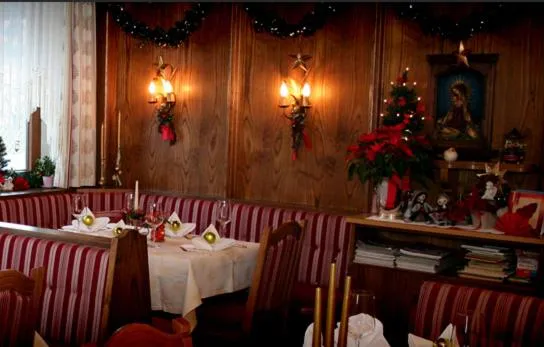 Restaurant/places to eat in Hotel Edelweiss