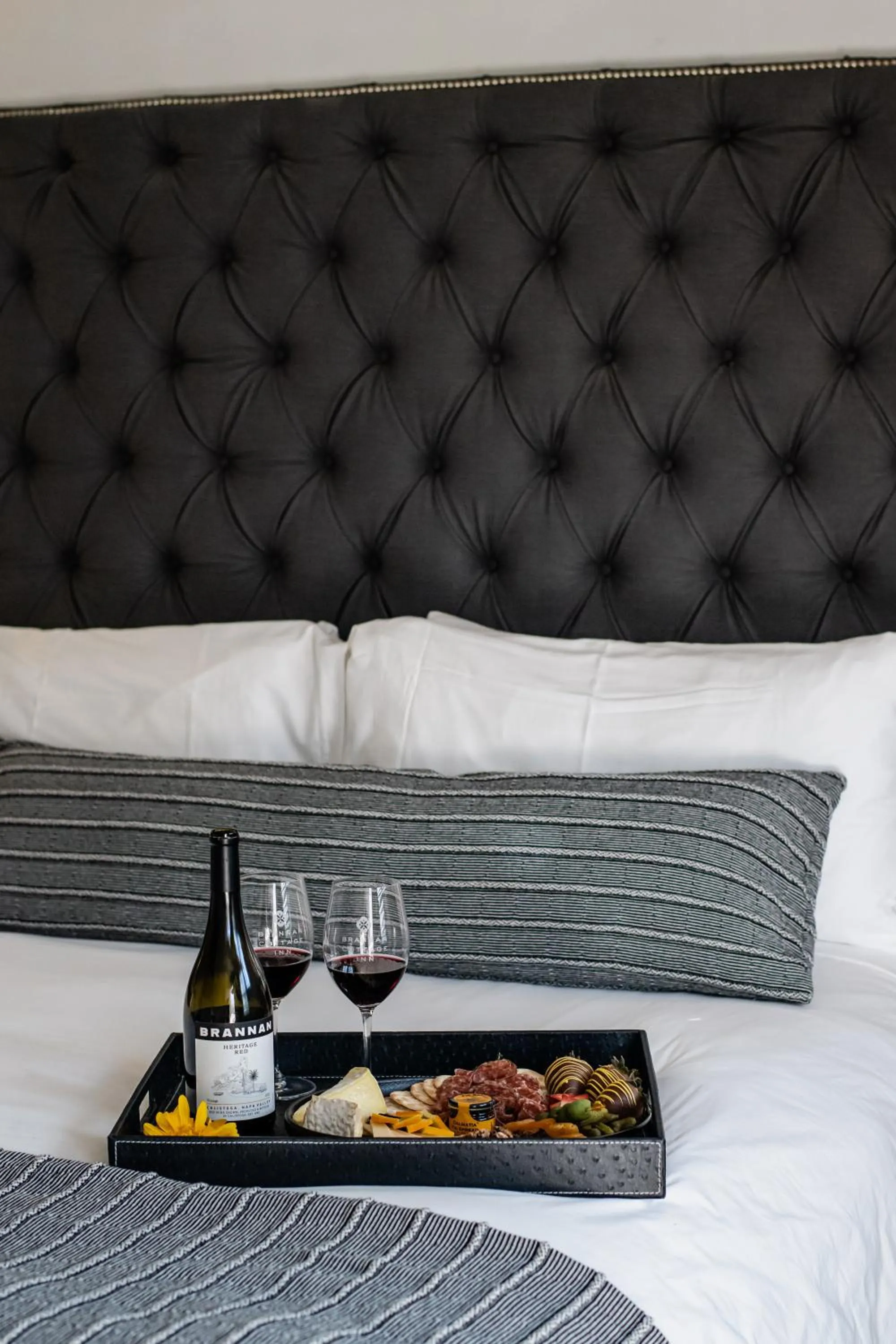 Bed in Brannan Cottage Inn