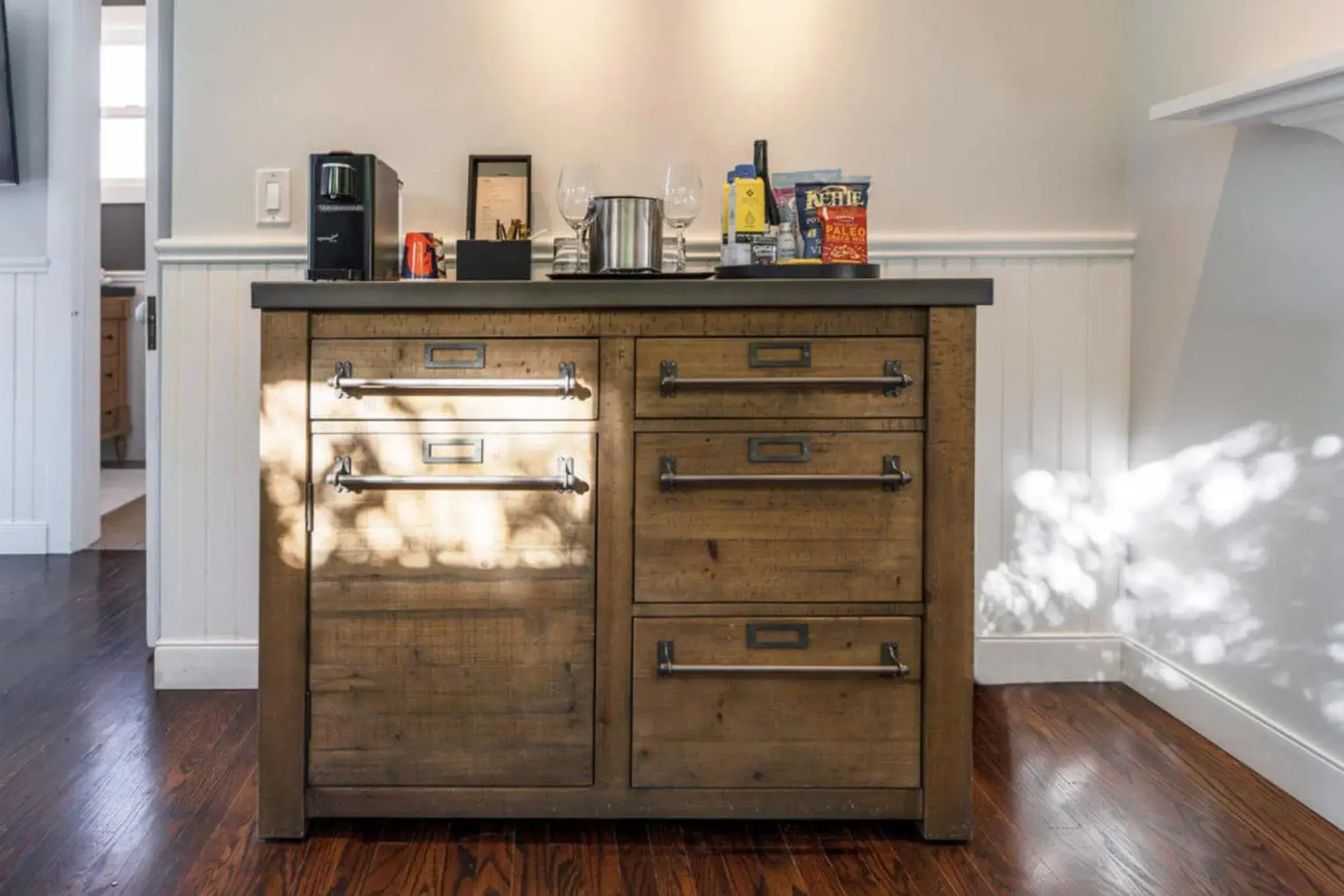 Superior King Room in Brannan Cottage Inn Superior King Room in Brannan Cottage Inn