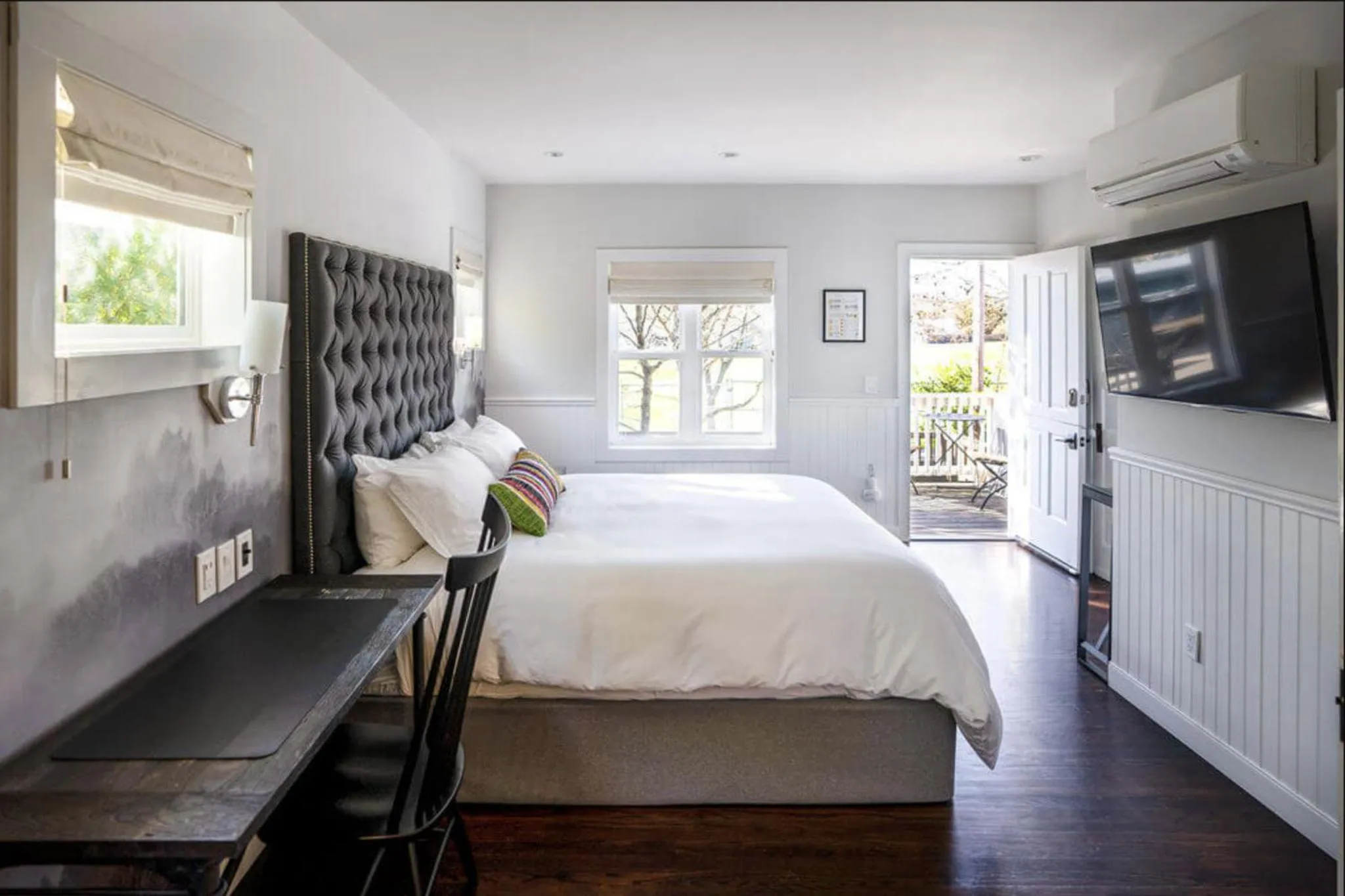Bed in Brannan Cottage Inn
