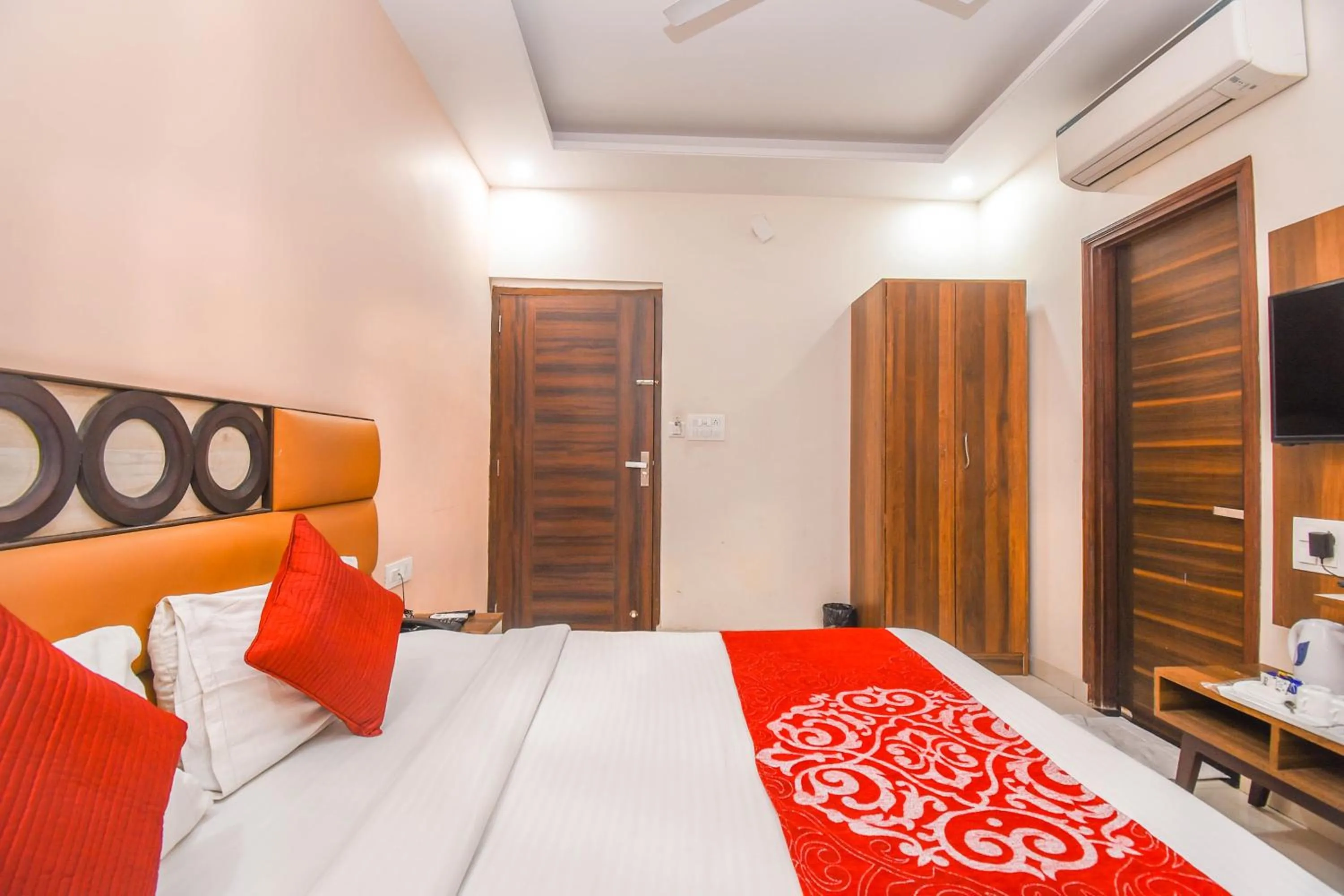 Bathroom, Bed in Hotel Reeve Inn