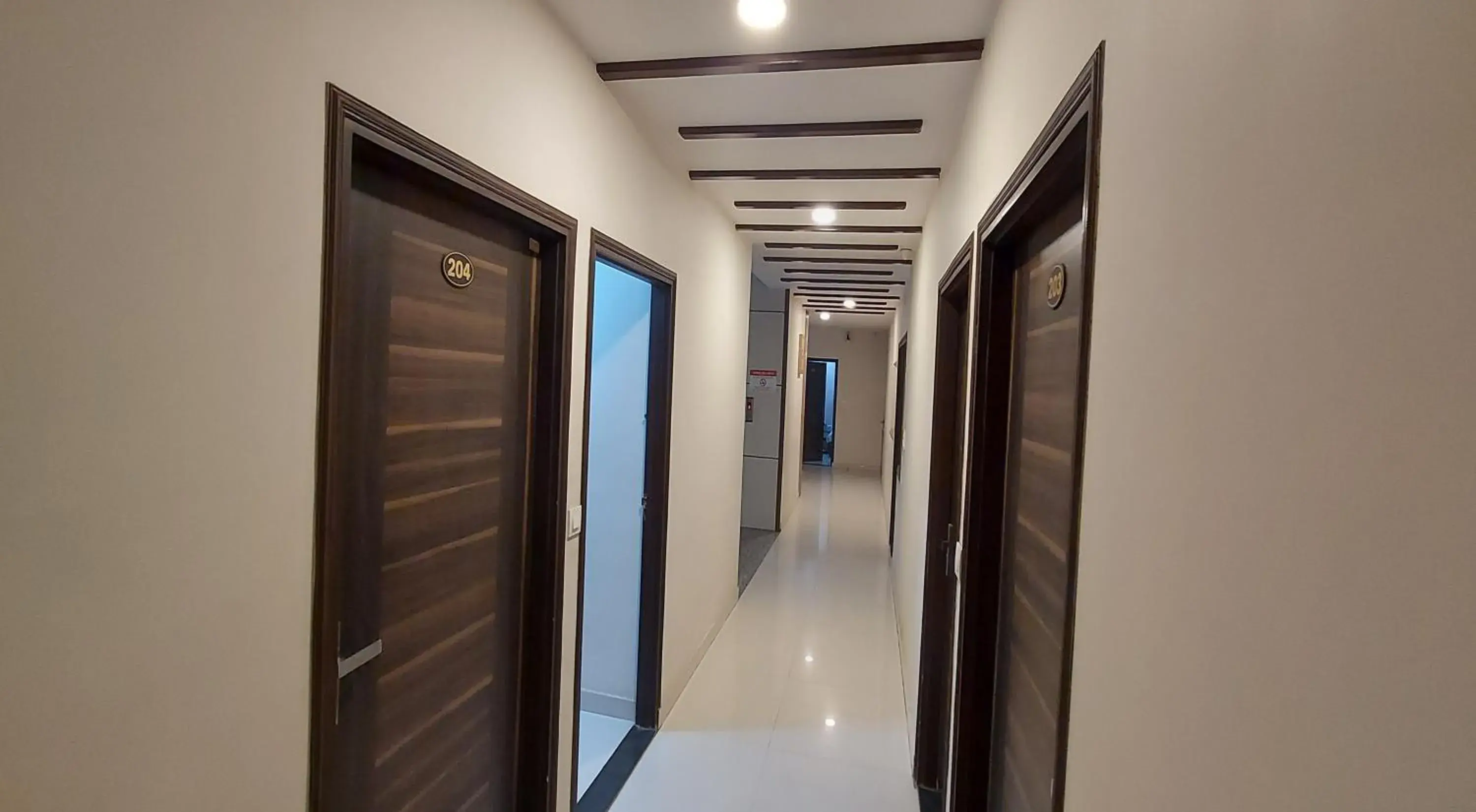 Property building in Hotel Reeve Inn Property building in Hotel Reeve Inn