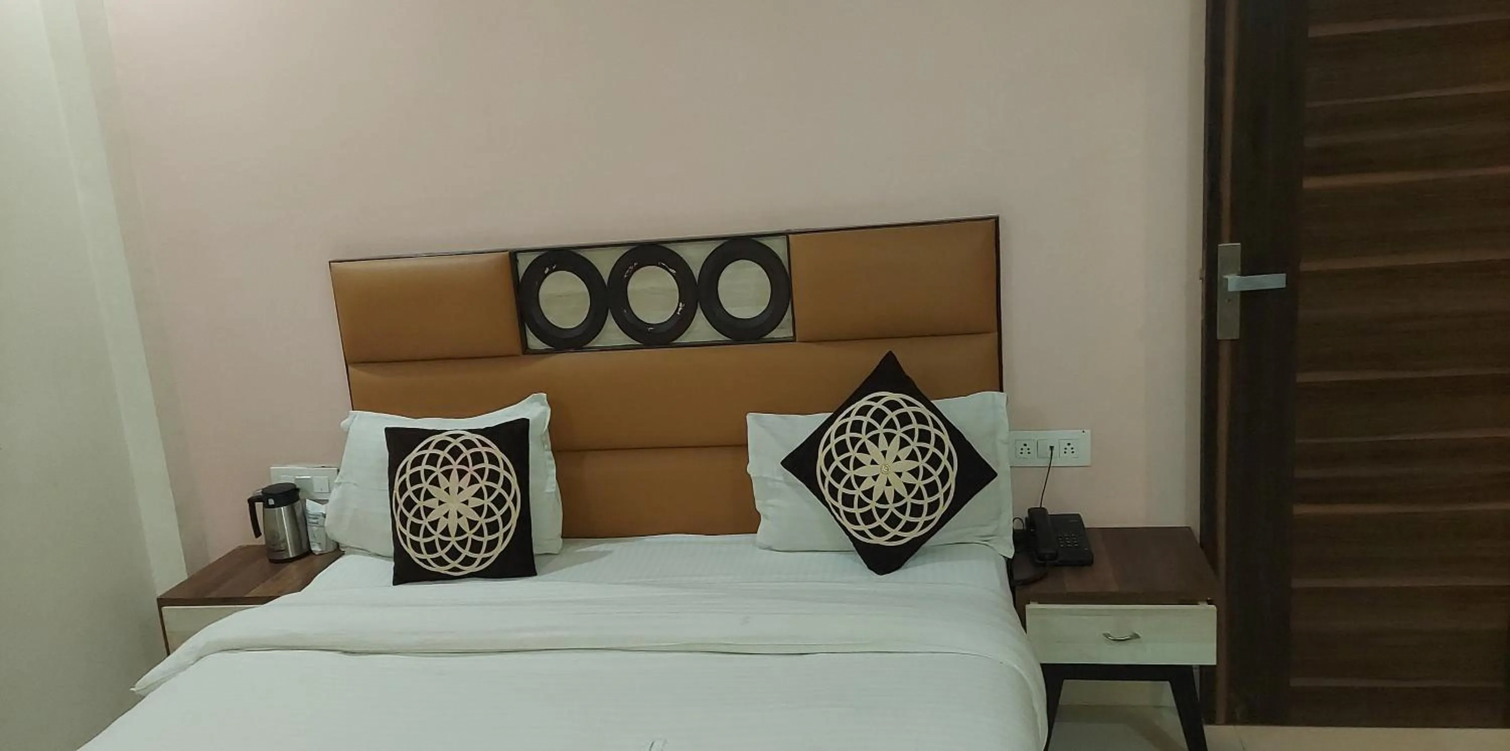 Bed in Hotel Reeve Inn