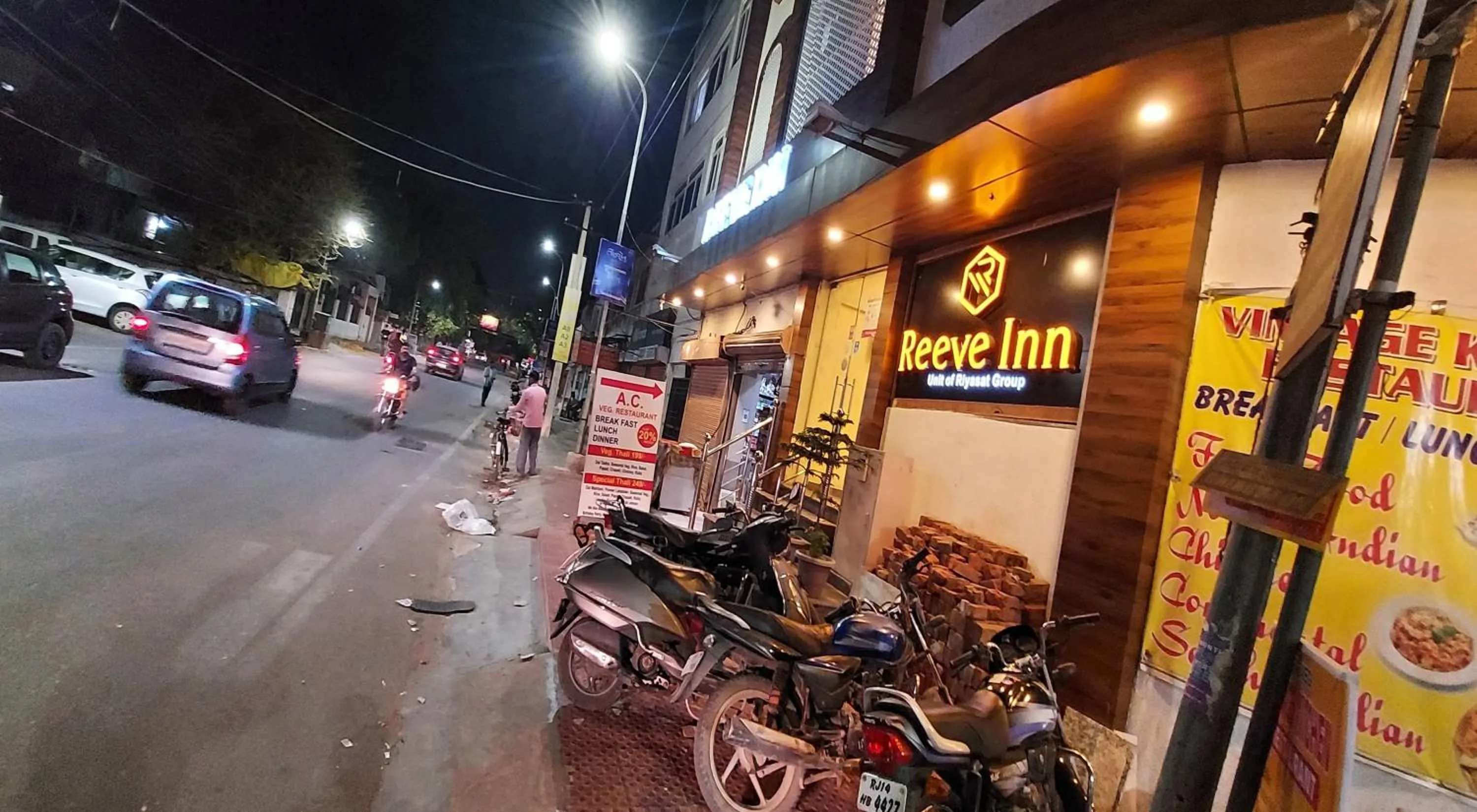 Street view in Hotel Reeve Inn