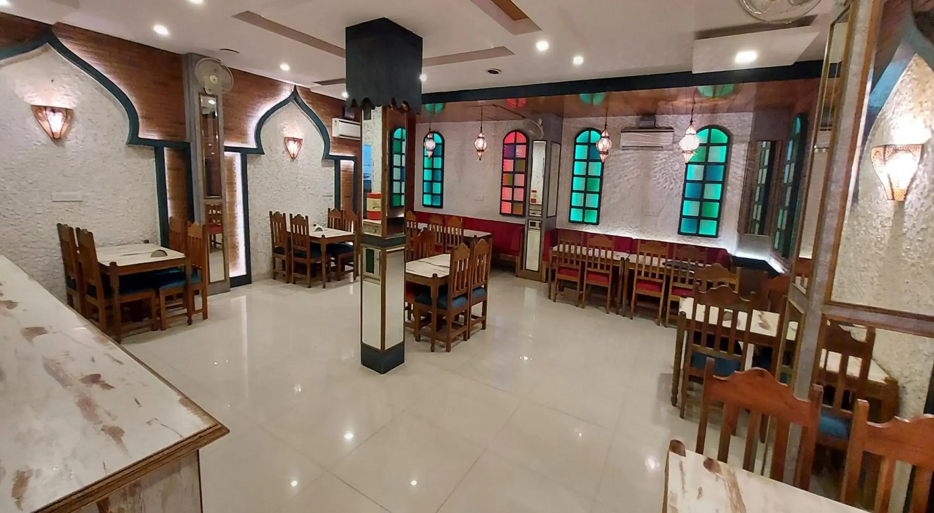 Restaurant/places to eat in Hotel Reeve Inn Restaurant/places to eat in Hotel Reeve Inn