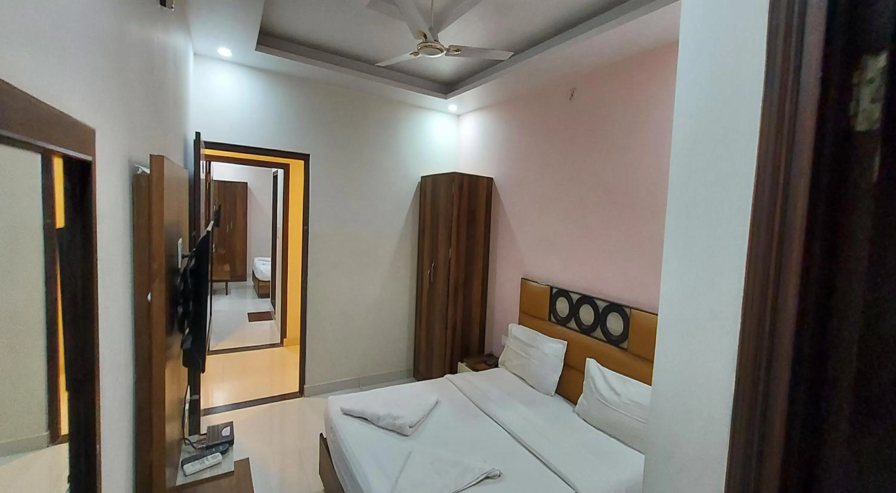 Bedroom, Bed in Hotel Reeve Inn