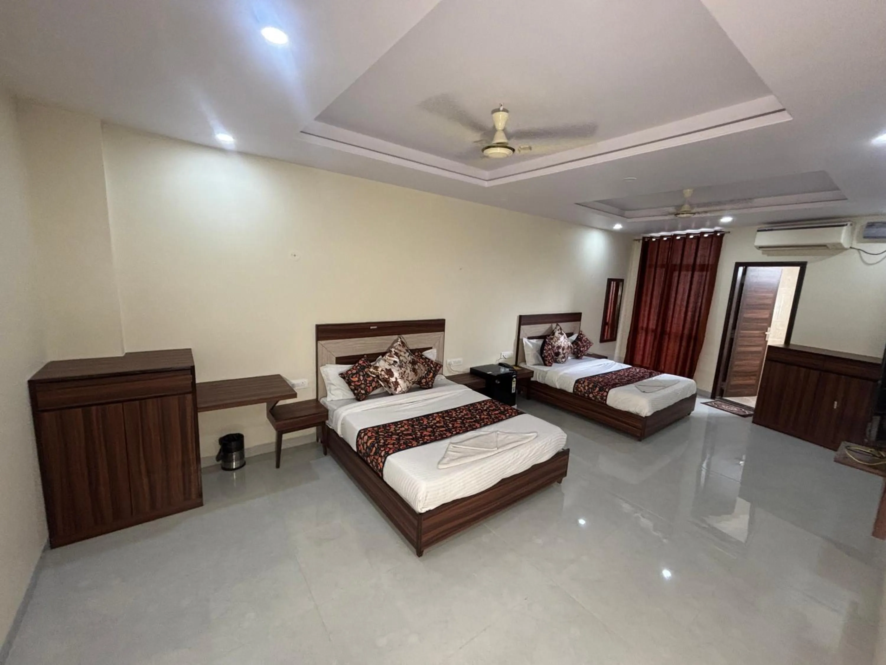 Bedroom, Bed in Hotel Reeve Inn