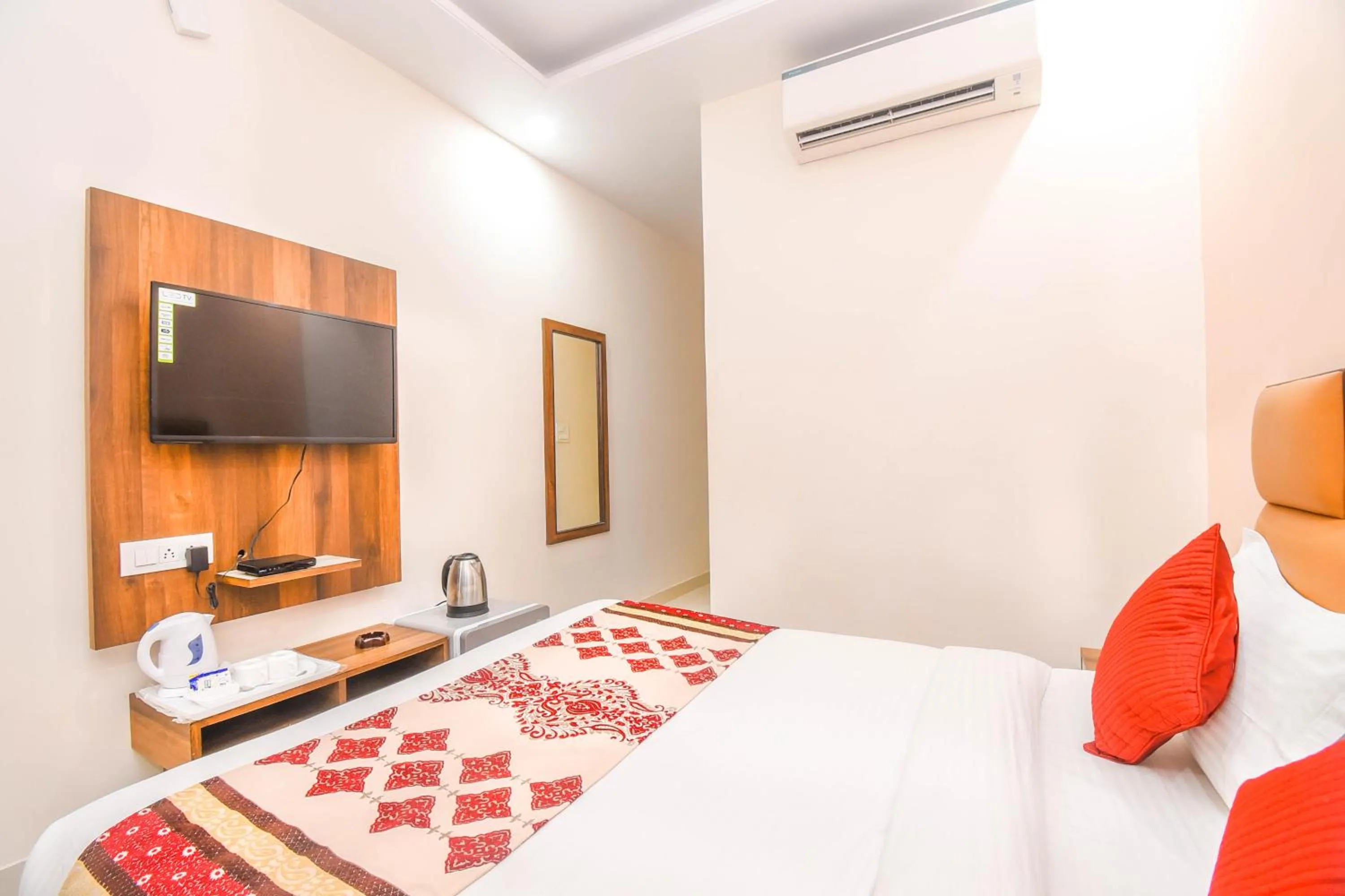 Bedroom, Bed in Hotel Reeve Inn