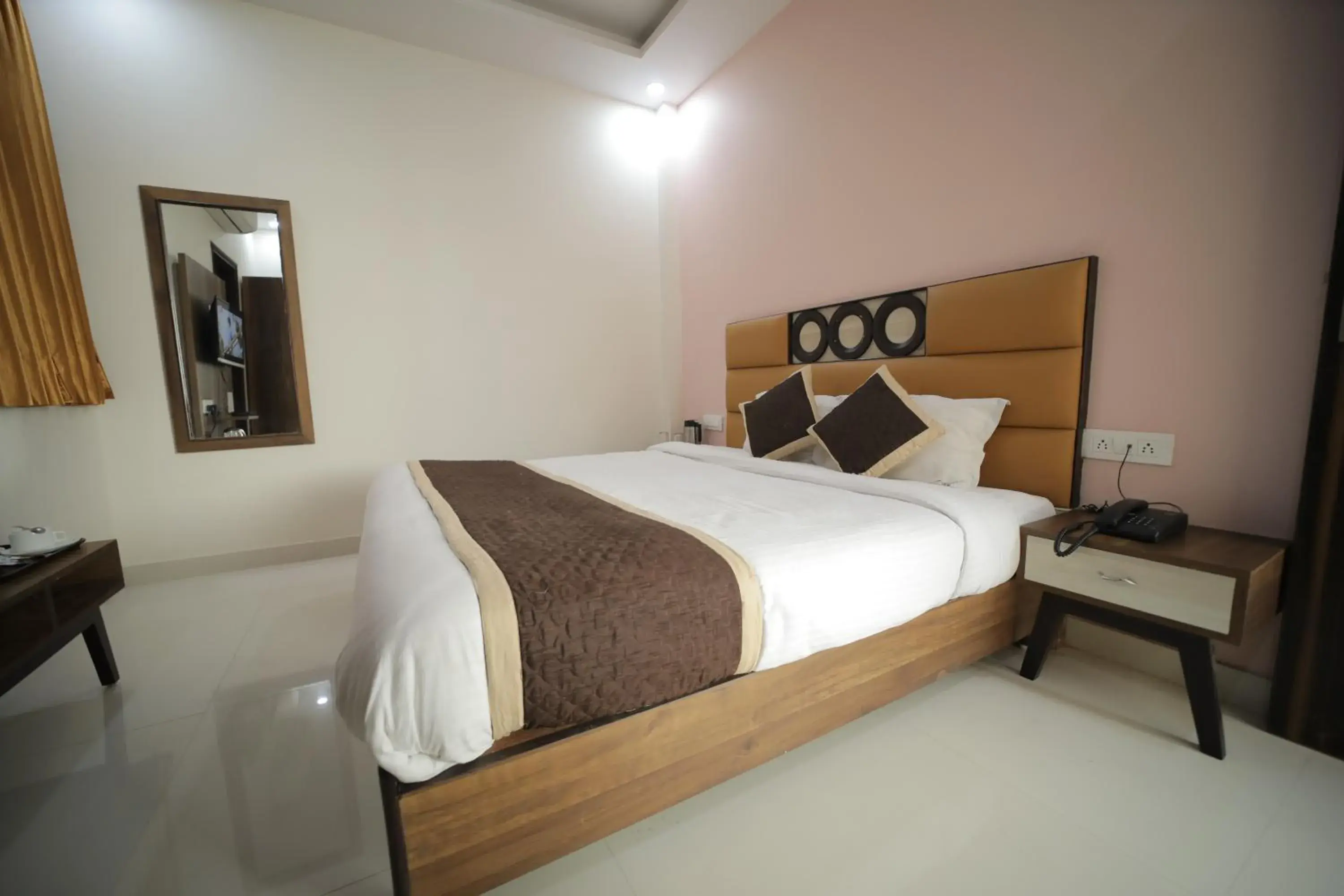 Photo of the whole room, Bed in Hotel Reeve Inn Photo of the whole room, Bed in Hotel Reeve Inn