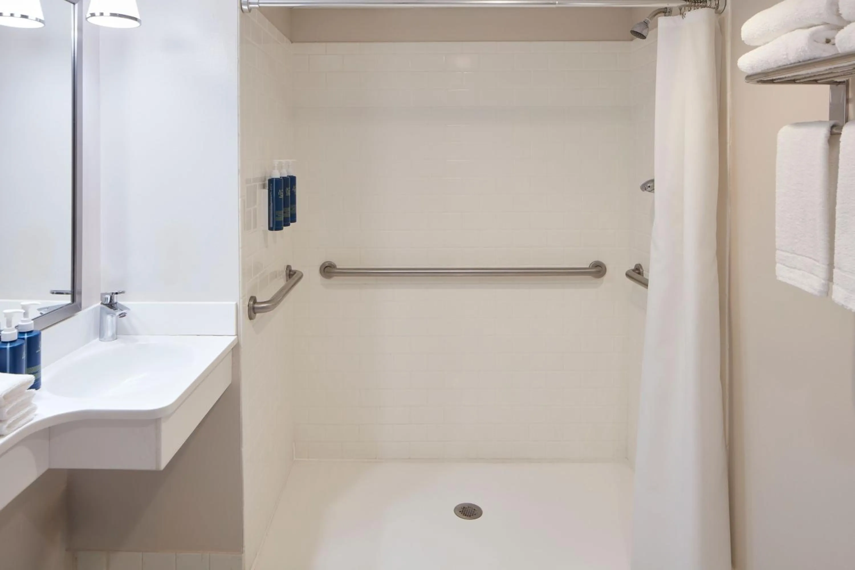 Bathroom in Four Points by Sheraton Virginia Beach Oceanfront