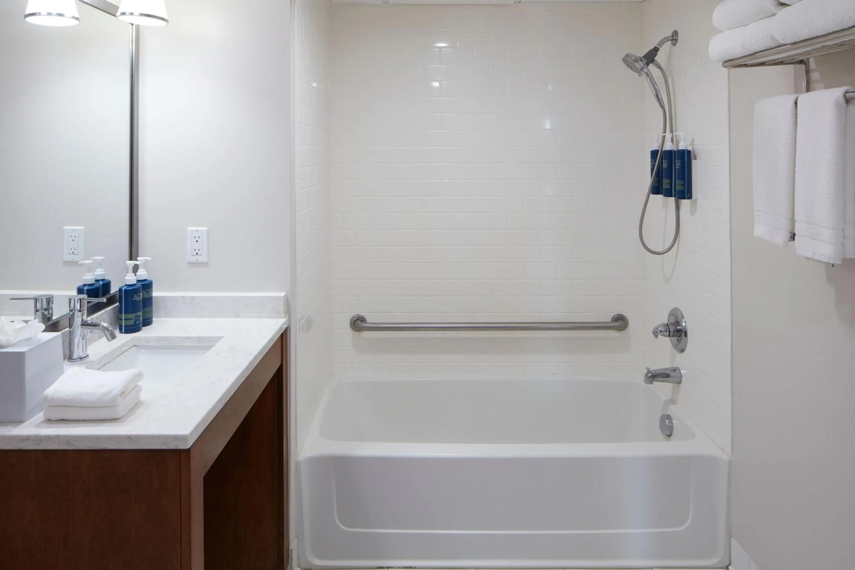 Bathroom in Four Points by Sheraton Virginia Beach Oceanfront