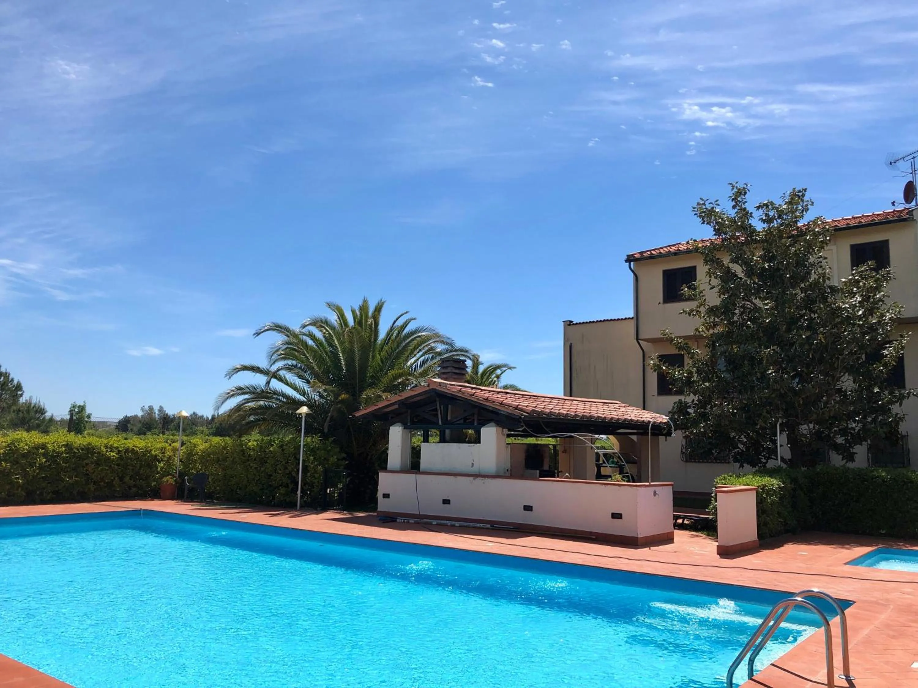 Swimming pool in Villa Lavinia B&B