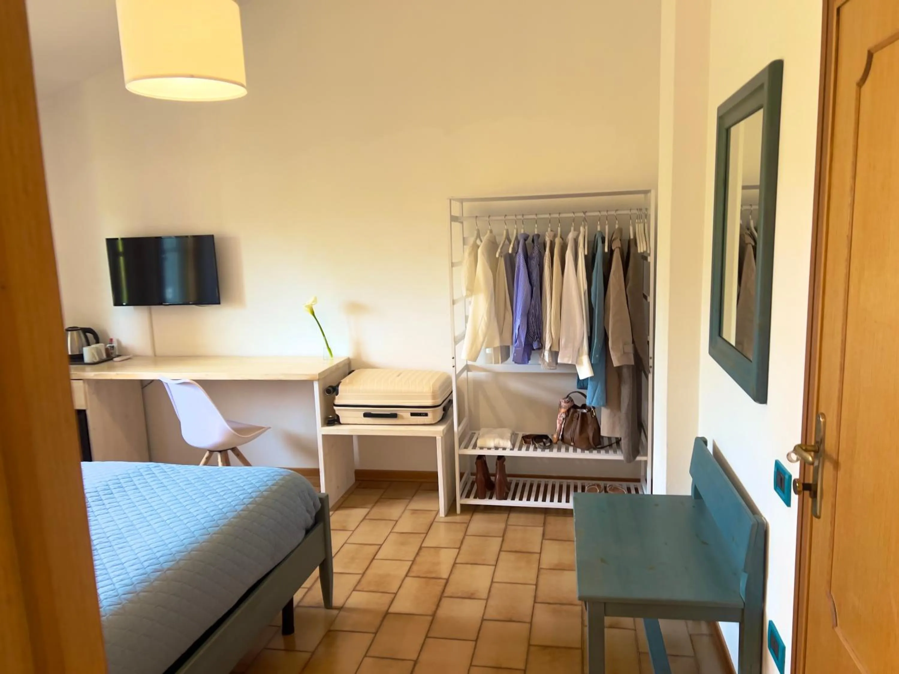 wardrobe in Villa Lavinia B&B