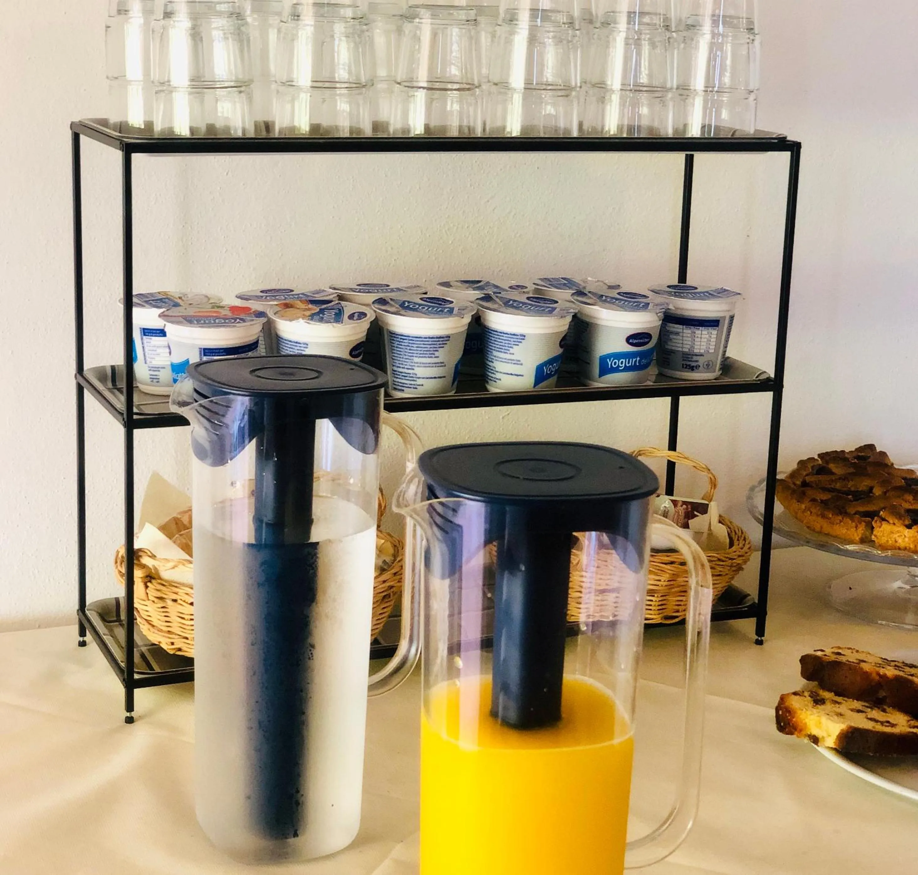 Buffet breakfast in Villa Lavinia B&B