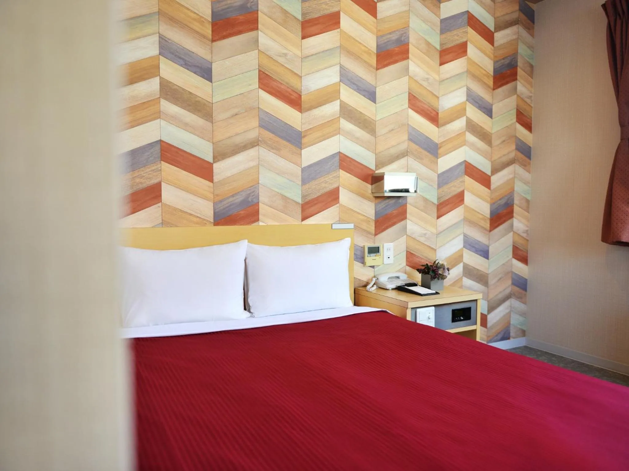 Photo of the whole room, Bed in Hotel New Gaea Yakuin